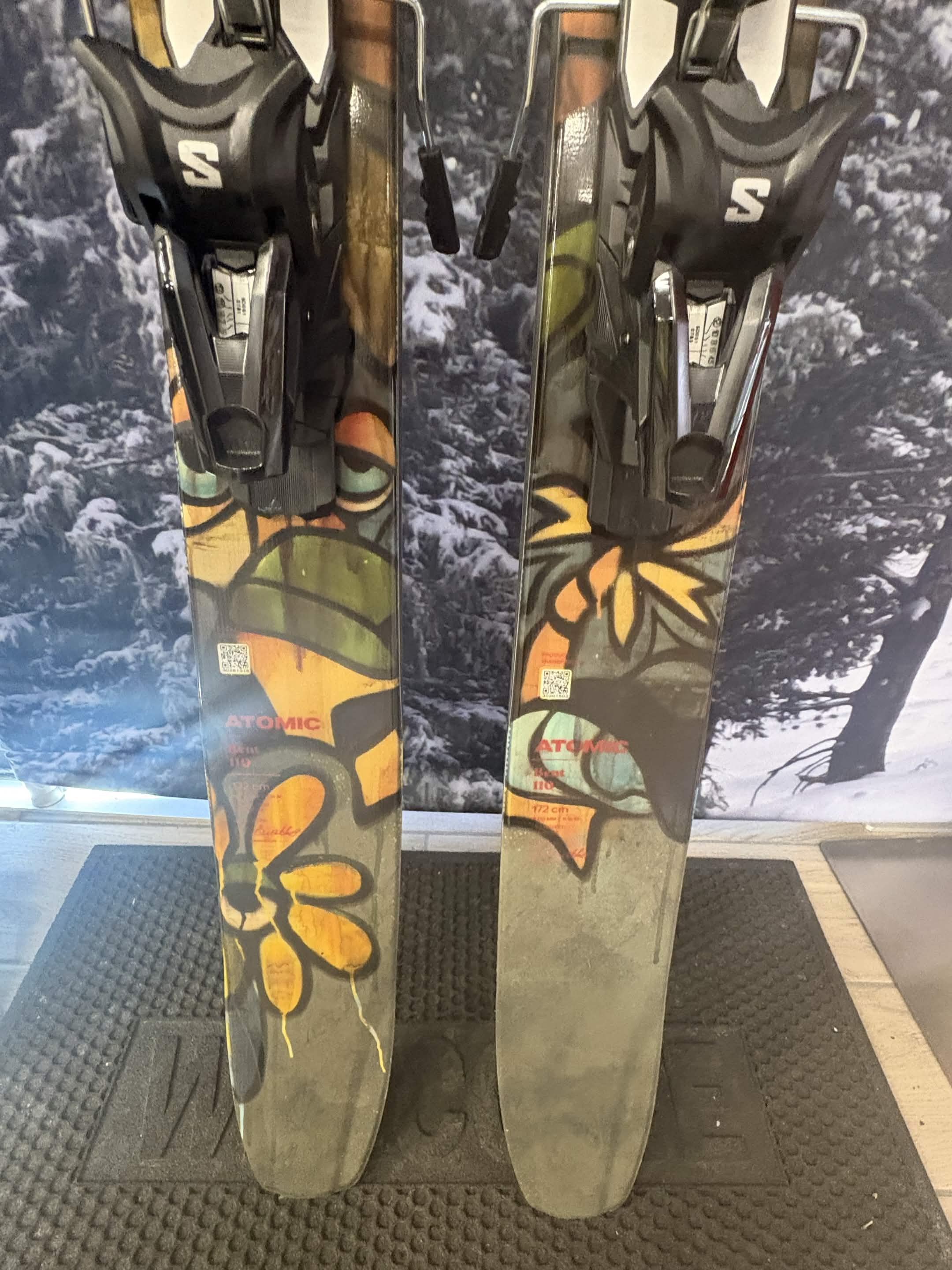 Atomic Bent Chetler 110 172cm Skis w/ SALOMON NR Strive 13 GW SAL Demo Binding - New 2026