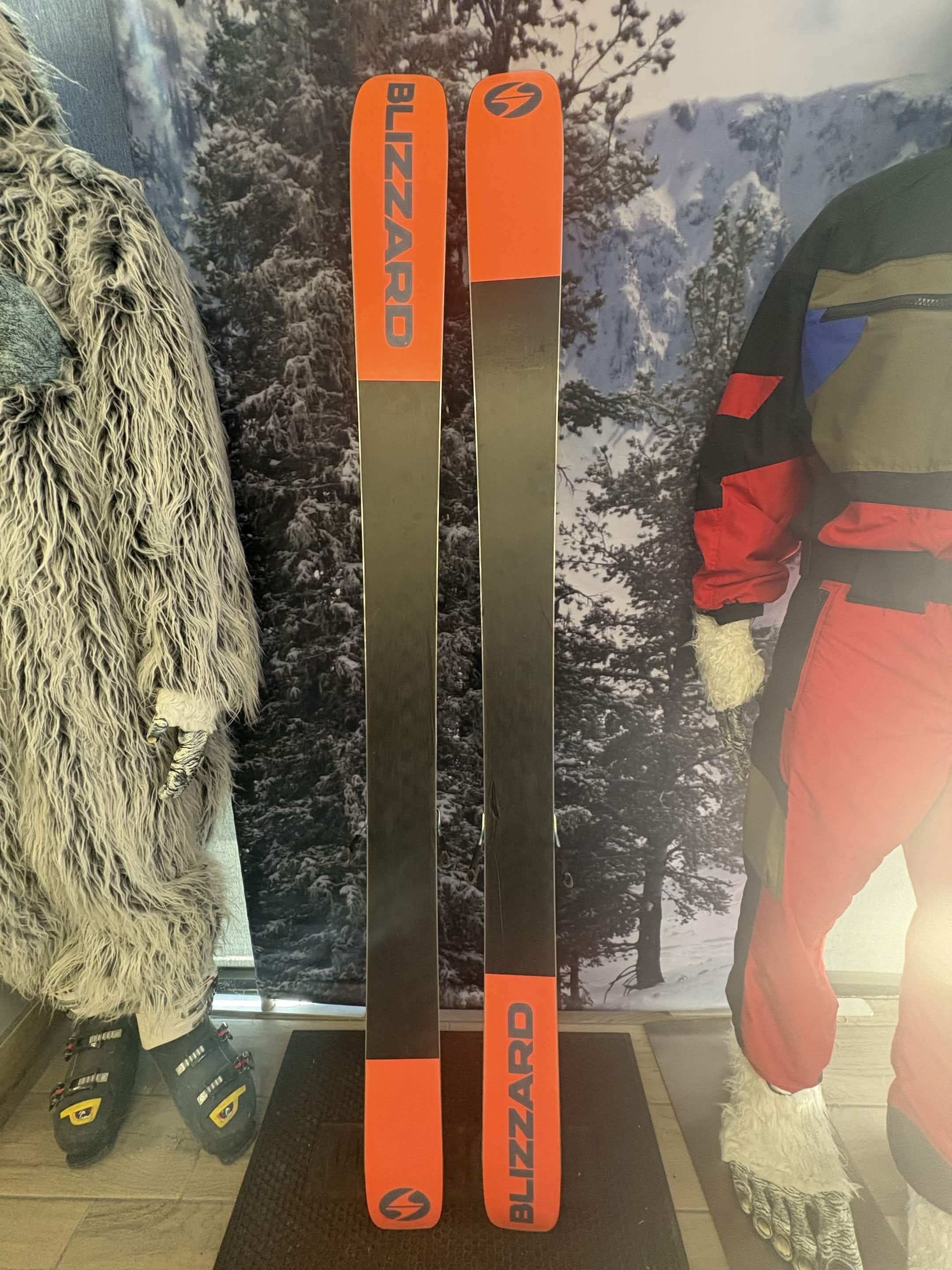 Blizzard Rustler 10 186cm Skis w/ ATOMIC NR Strive 13 GW Demo Binding -Lightly Used 2026