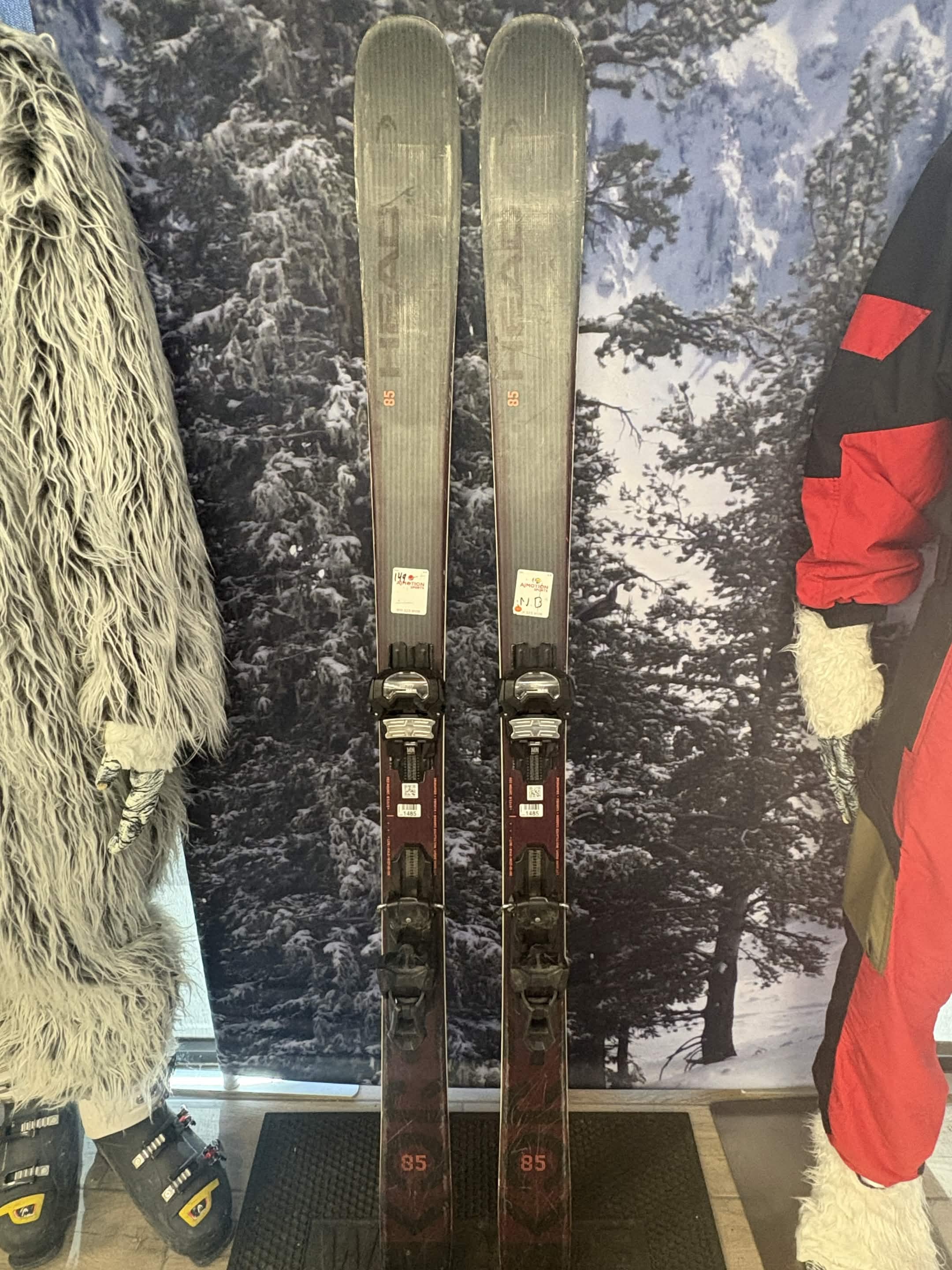 Head Kore 85 W 170cm Skis w/ TYROLIA Attack 11 MN Demo Binding - Used