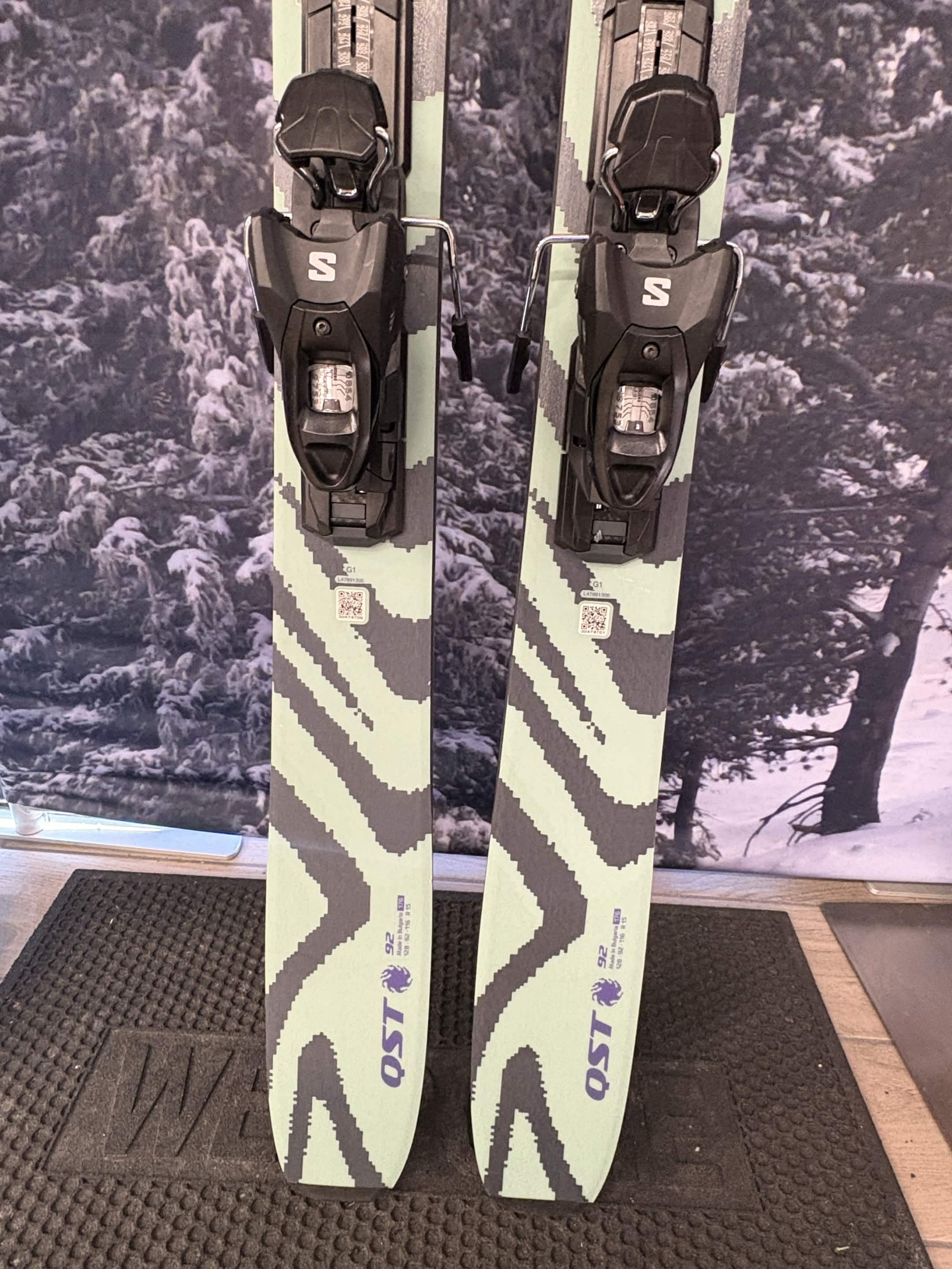 Salomon QST 92 + M10 GW 176cm Skis w/ SALOMON M10 GW SYS Demo Binding -New 2026