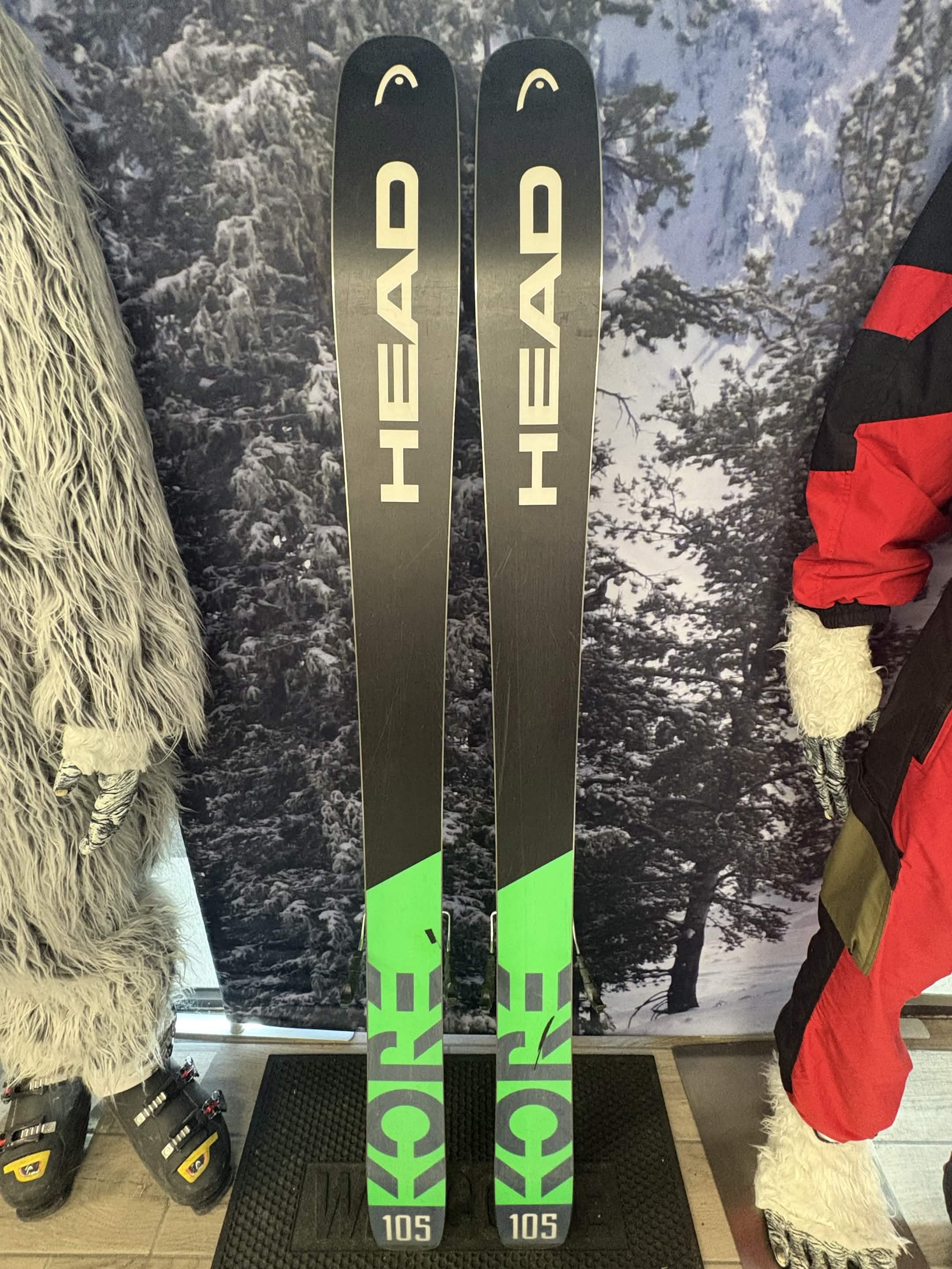 Head Kore 105 162cm Skis w/ TYROLIA Attack 13 Demo Binding - Used
