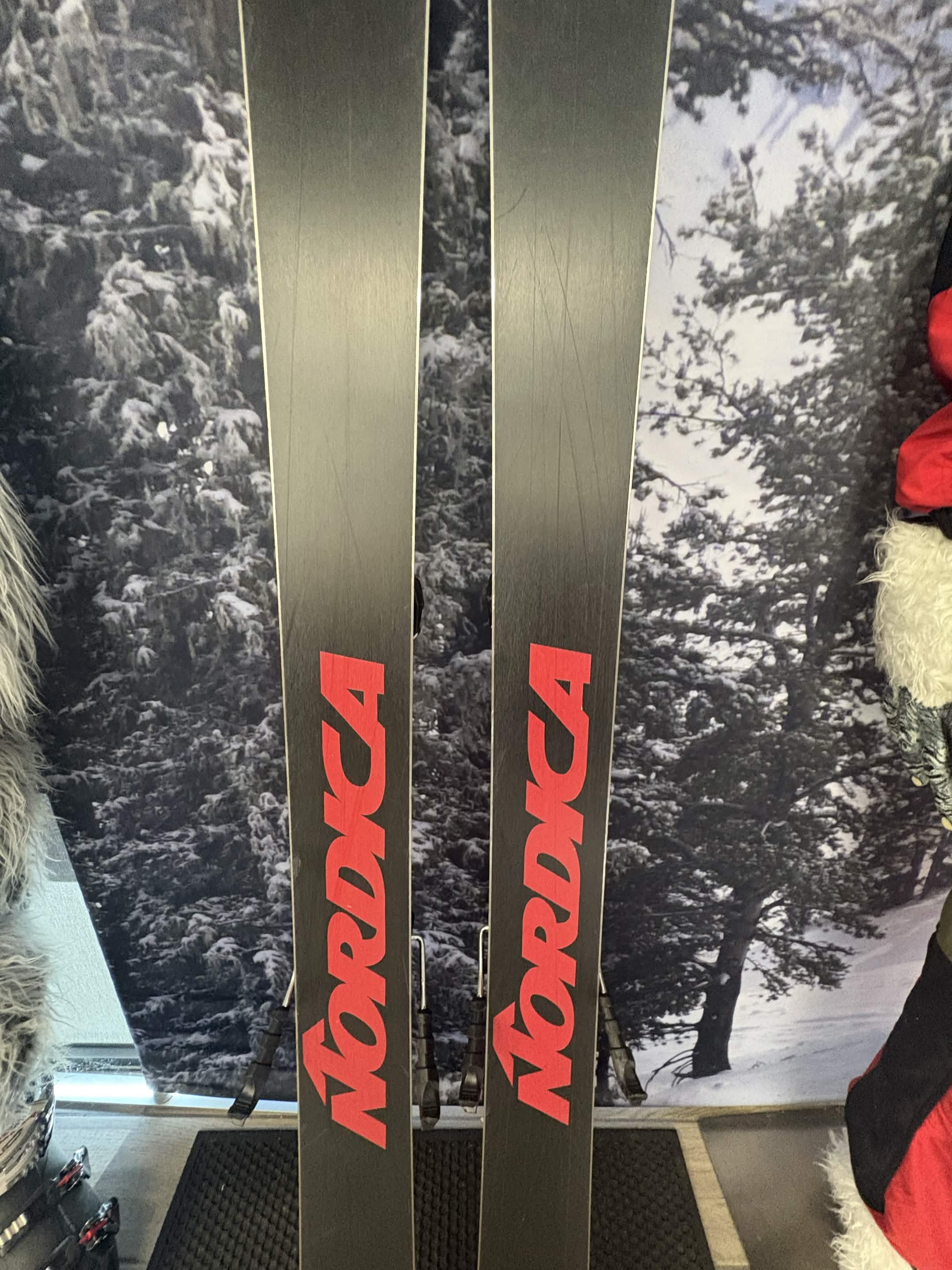 Nordica Enforcer 94 172cm Skis w/ TYROLIA Attack 14 MN Demo Binding - Used (2023)