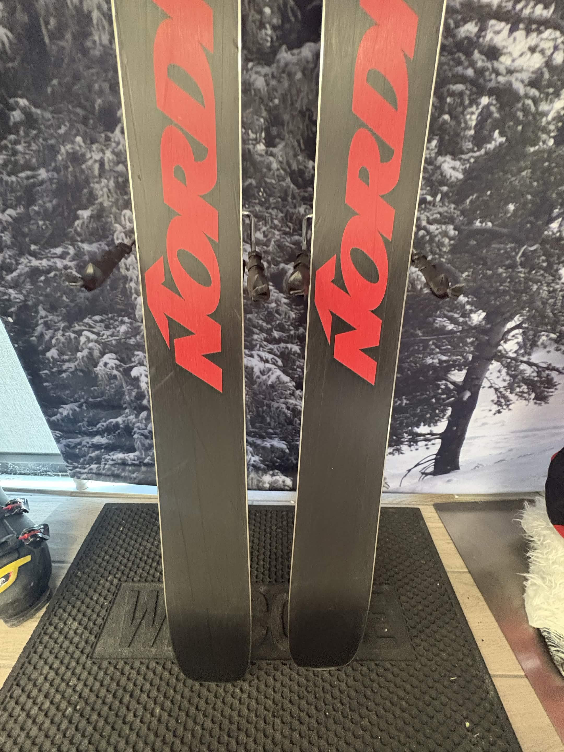 Nordica Enforcer 94 172cm Skis w/ TYROLIA Attack 14 MN Demo Binding - Used (2023)