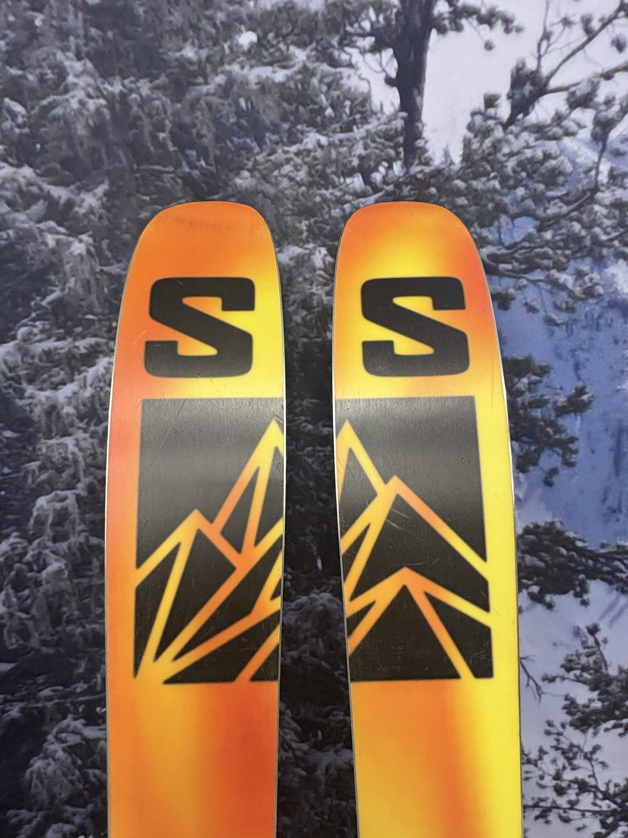 Salomon QST 106 173cm Skis w/ ATOMIC NR Strive 11 GW Demo Binding - Used 2024