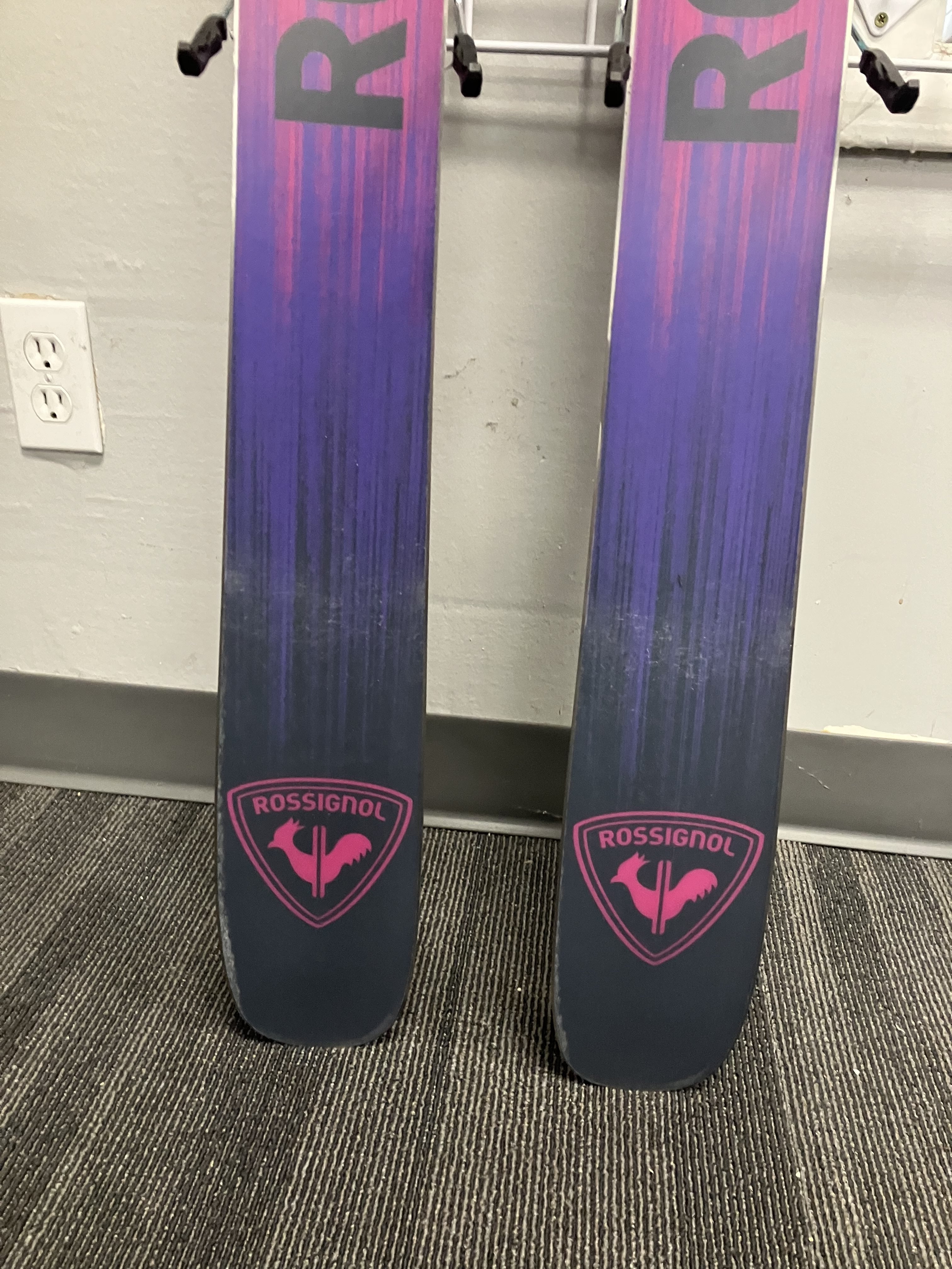 Lightly Used Rossignol Sender Free 100 162cm Skis w/ Atomic Strive 13 Demo Bindings