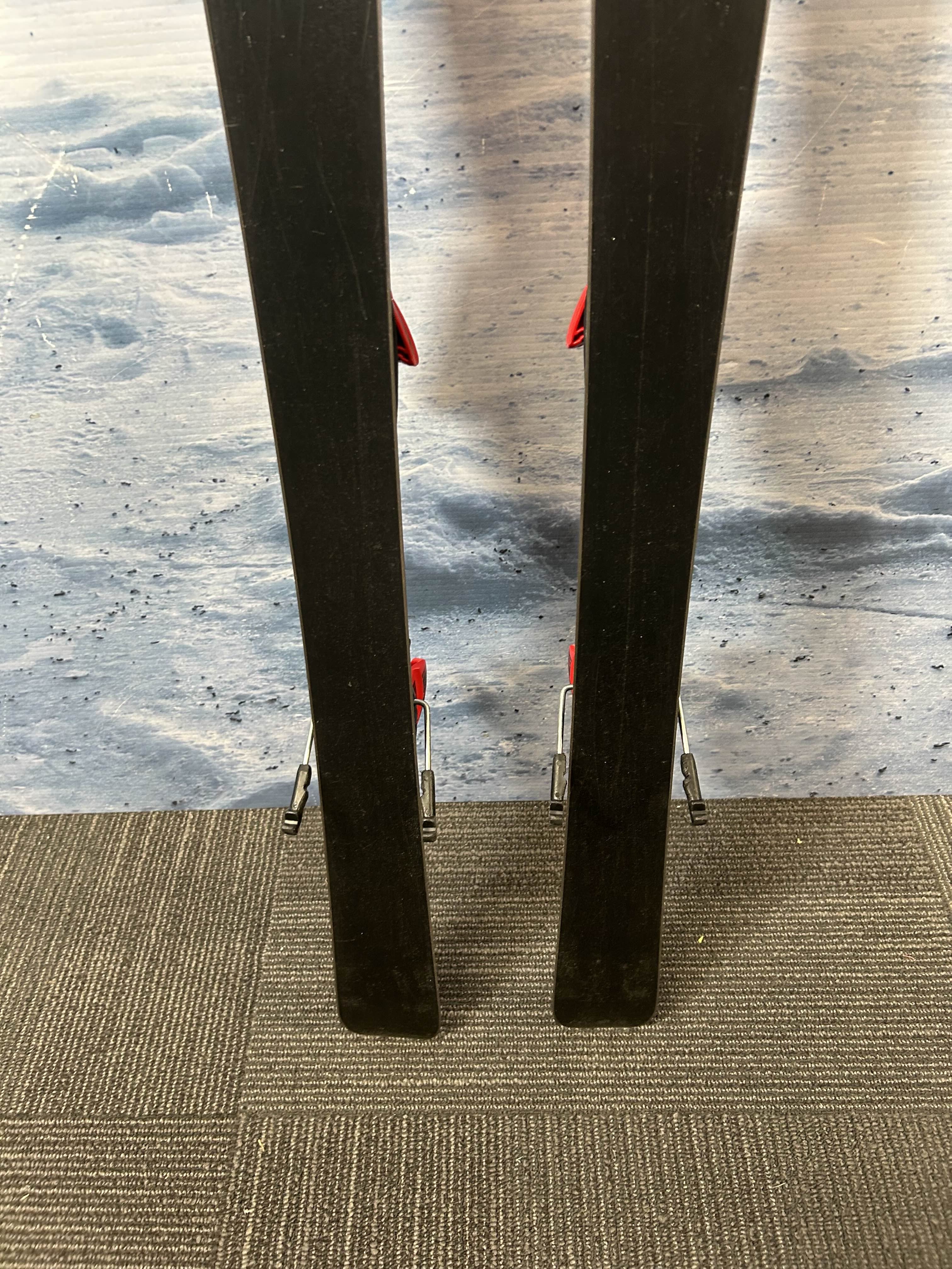 Used Atomic Redster J2 Men's Ski w/ Atomic C-five Gw Demo Bindings - 110CM