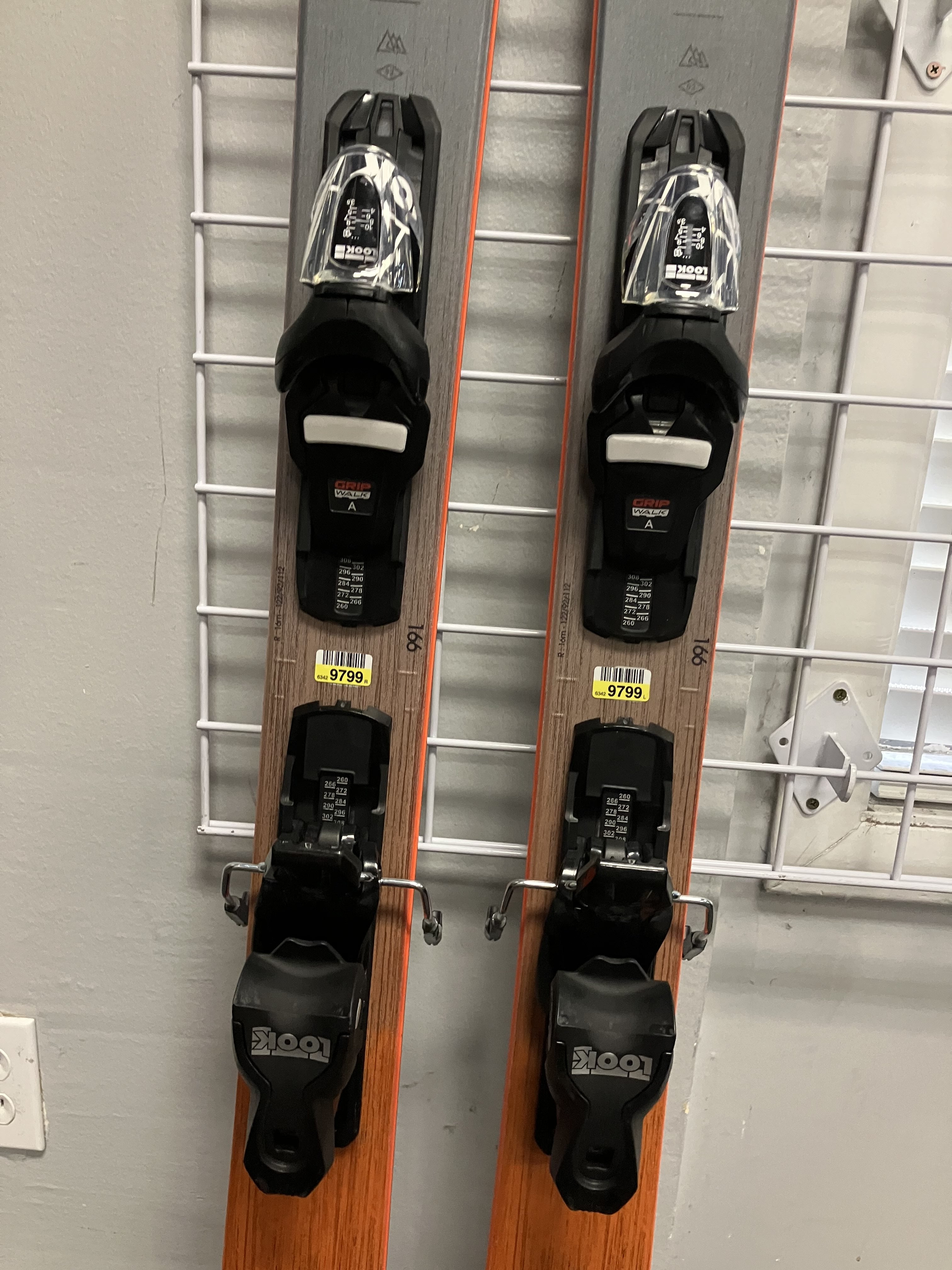 Used Rossignol Sender Soul 92 166cm w/ Look Xpress 11 GW Adjustable Bindings