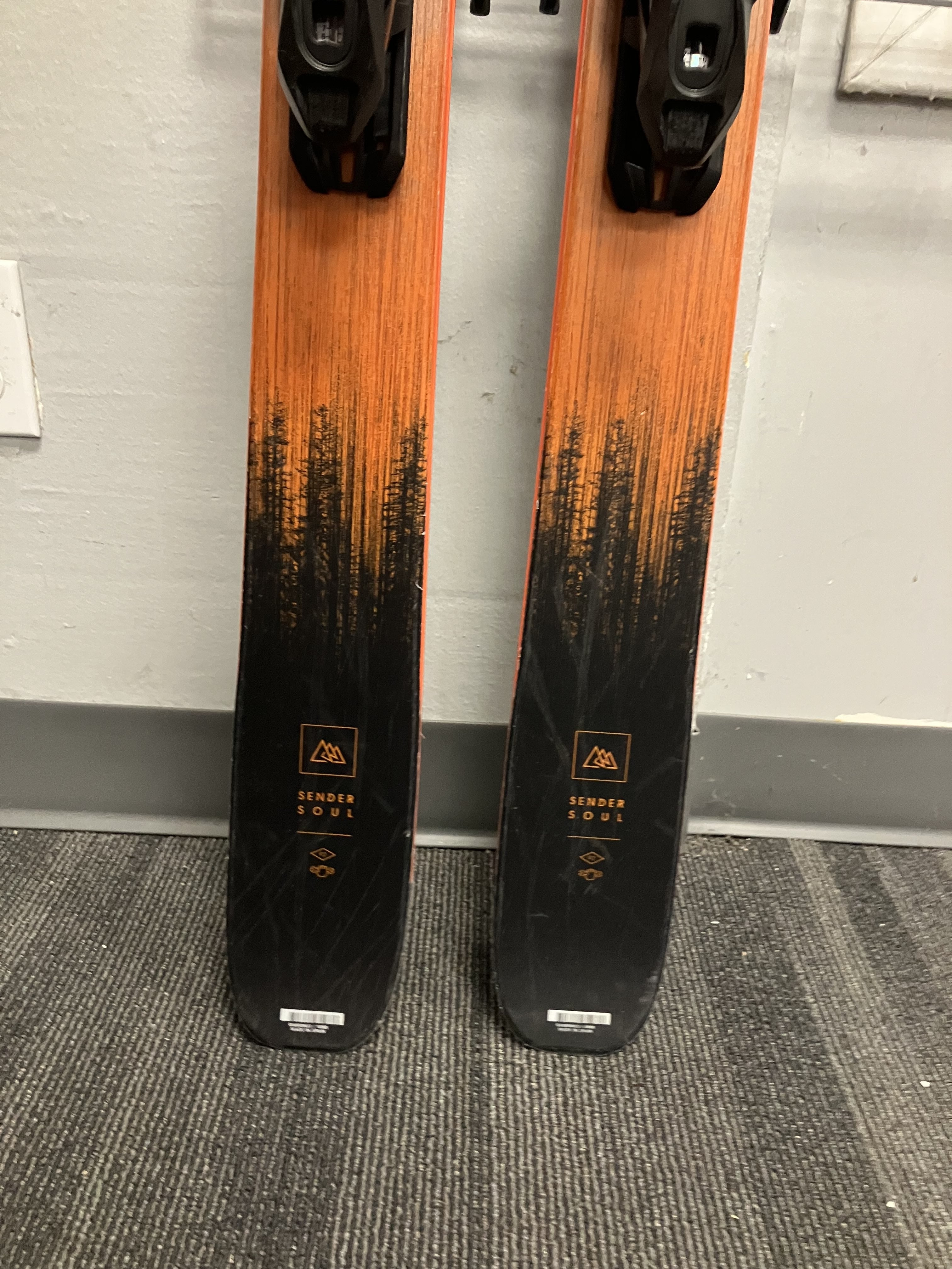 Used Rossignol Sender Soul 92 166cm w/ Look Xpress 11 GW Adjustable Bindings