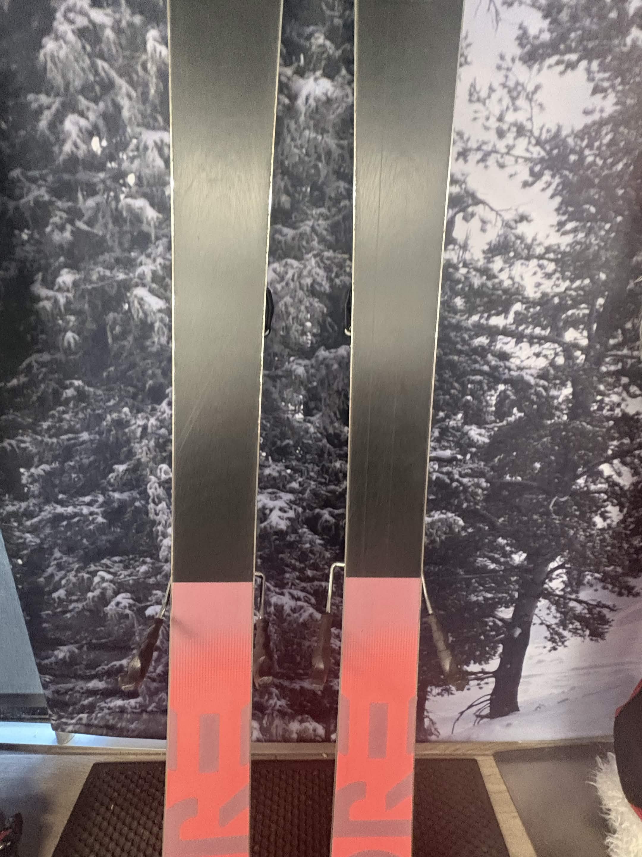 Head Kore 85 W 163cm Skis w/ TYROLIA Attack 11 MN Demo Binding - Used