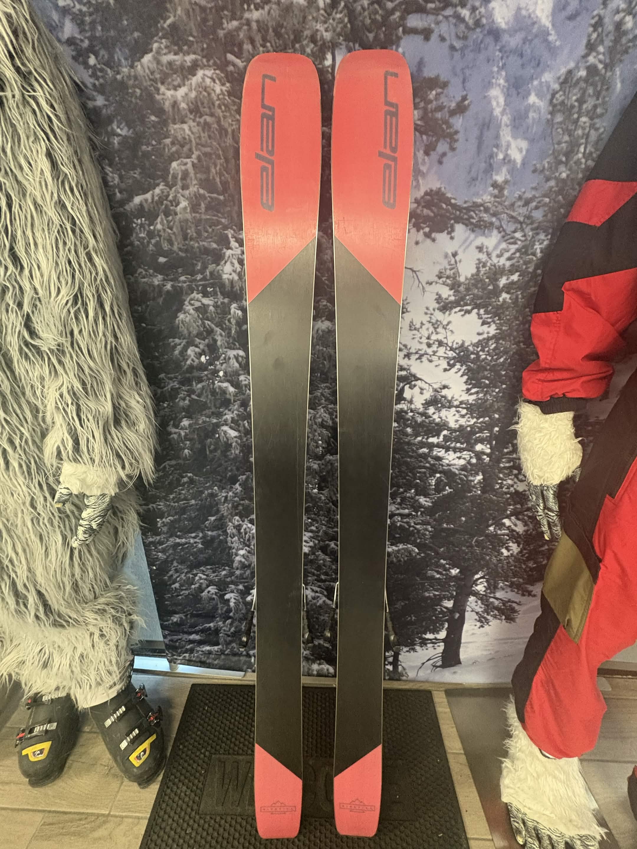 Elan Ripstick 94 W 162cm Skis w/ TYROLIA SP 10 Demo Binding - Used