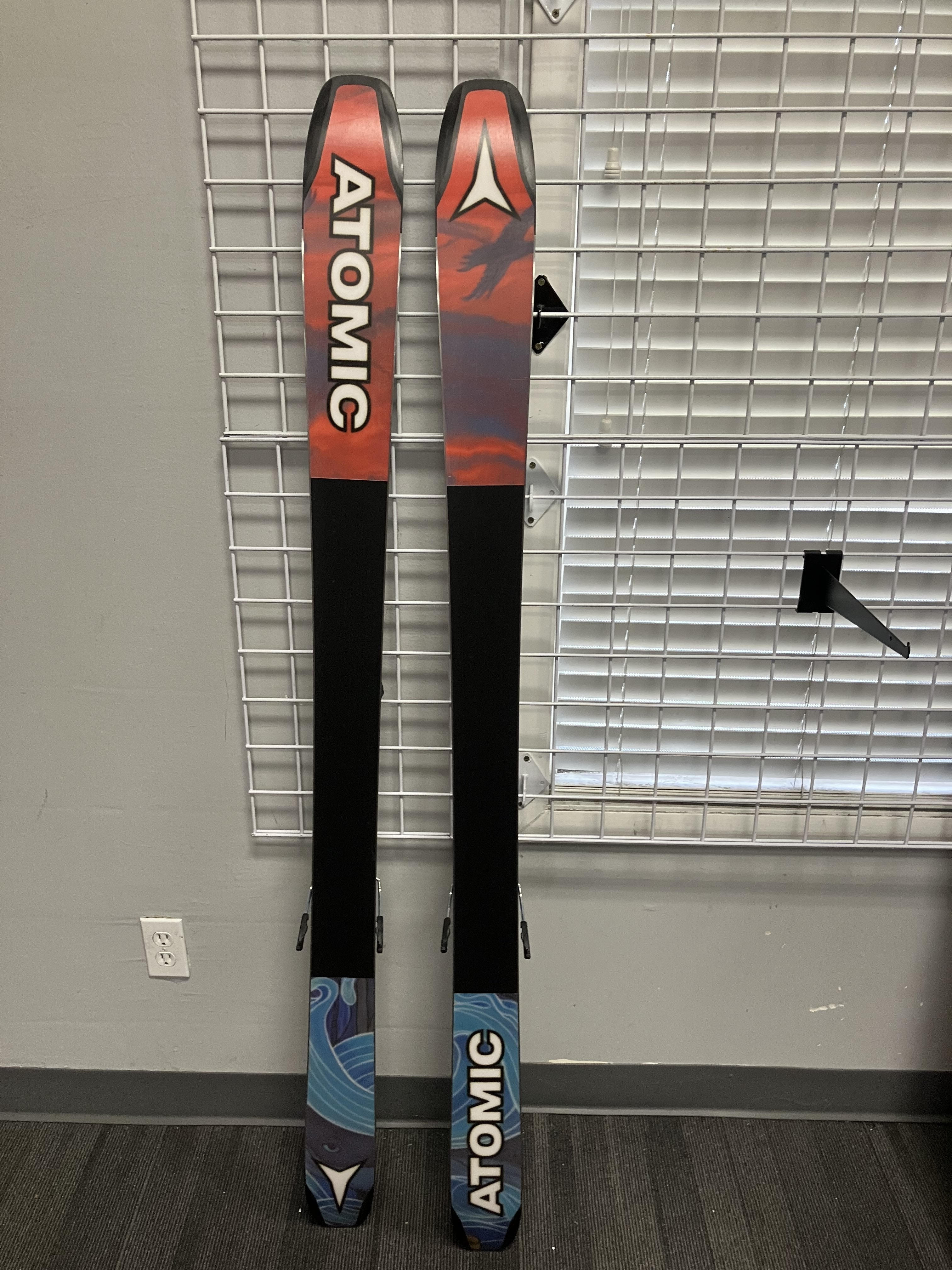 Atomic Bent 90 166cm Skis w/ Atomic Strive 11 Bindings Lightly Used 2026