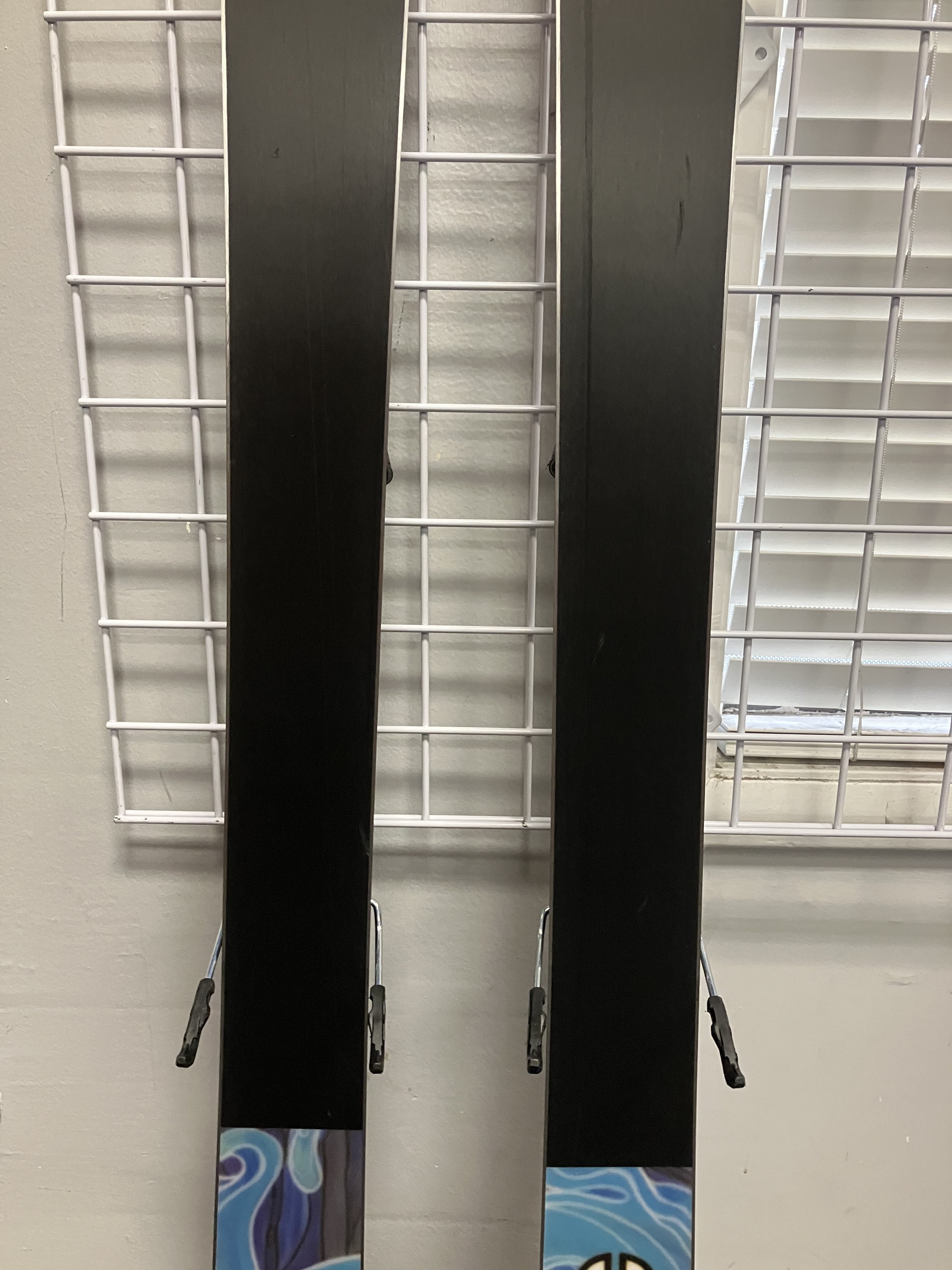 Atomic Bent 90 166cm Skis w/ Atomic Strive 11 Bindings Lightly Used 2026