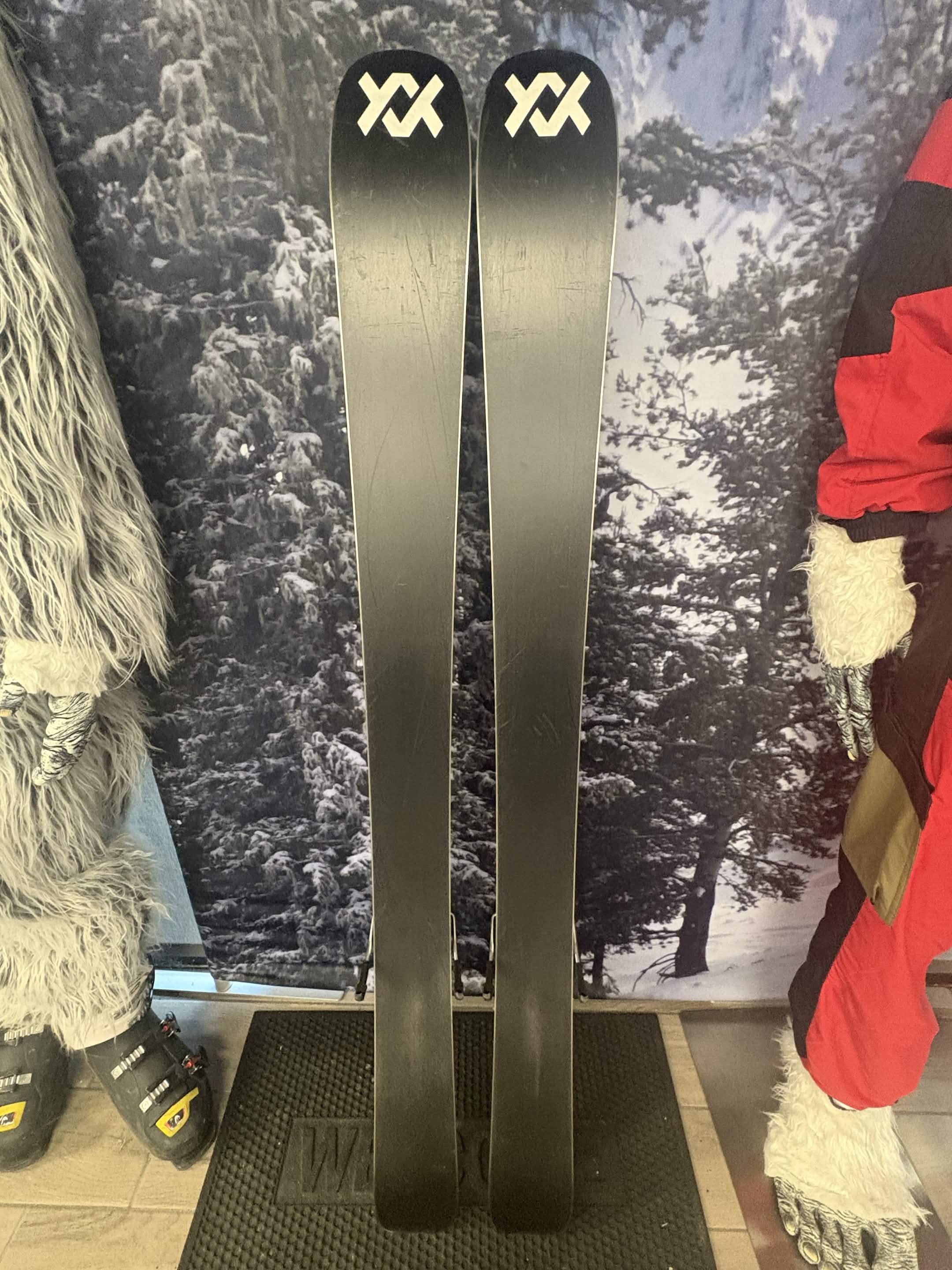 Volkl Secret 96 149cm Skis w/ LOOK NX 12 GW Demo Binding - Used (2023)