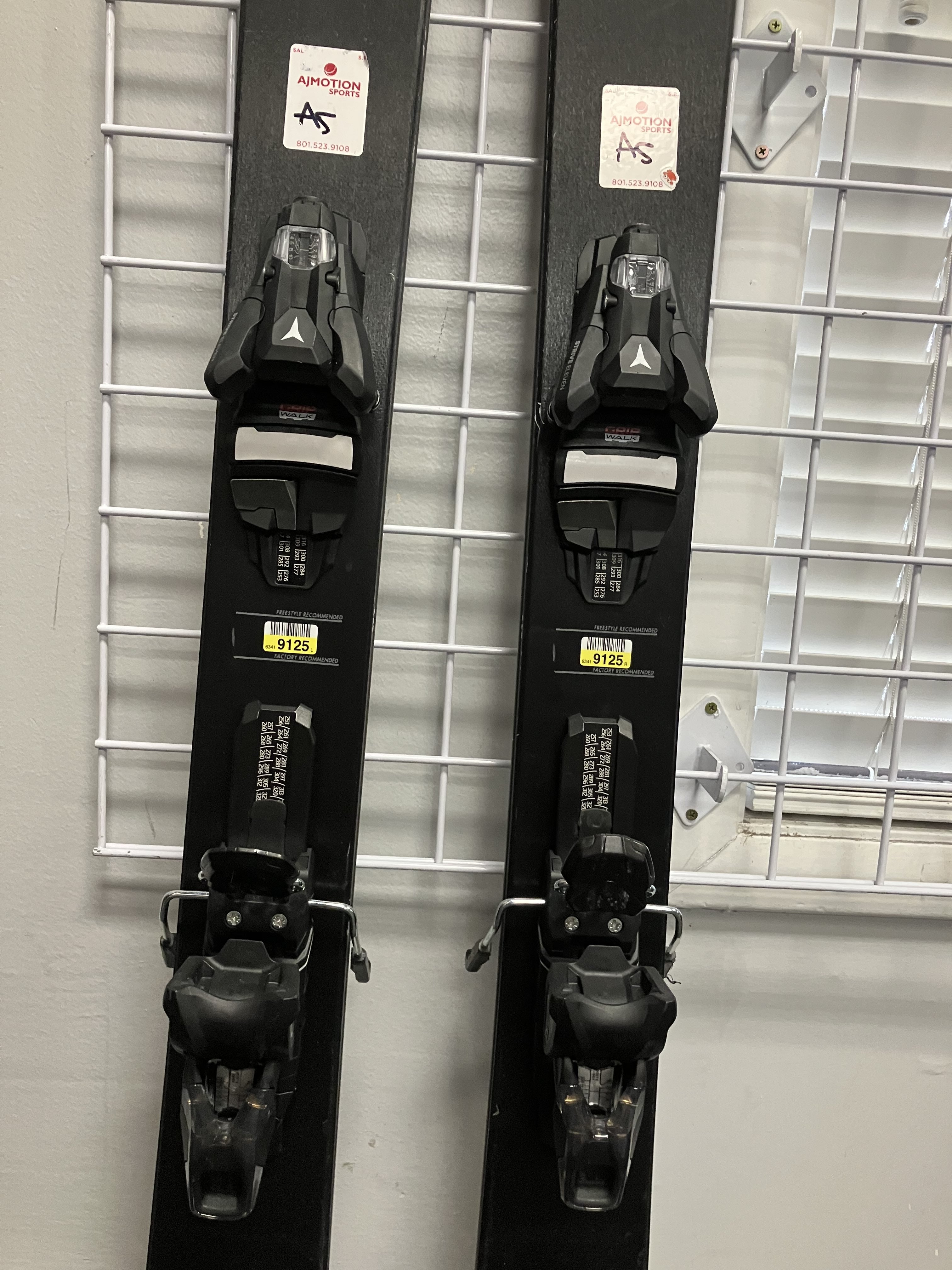Used Armada Arv 100 165cm Skis w/ Atomic Strive 11 Bindings