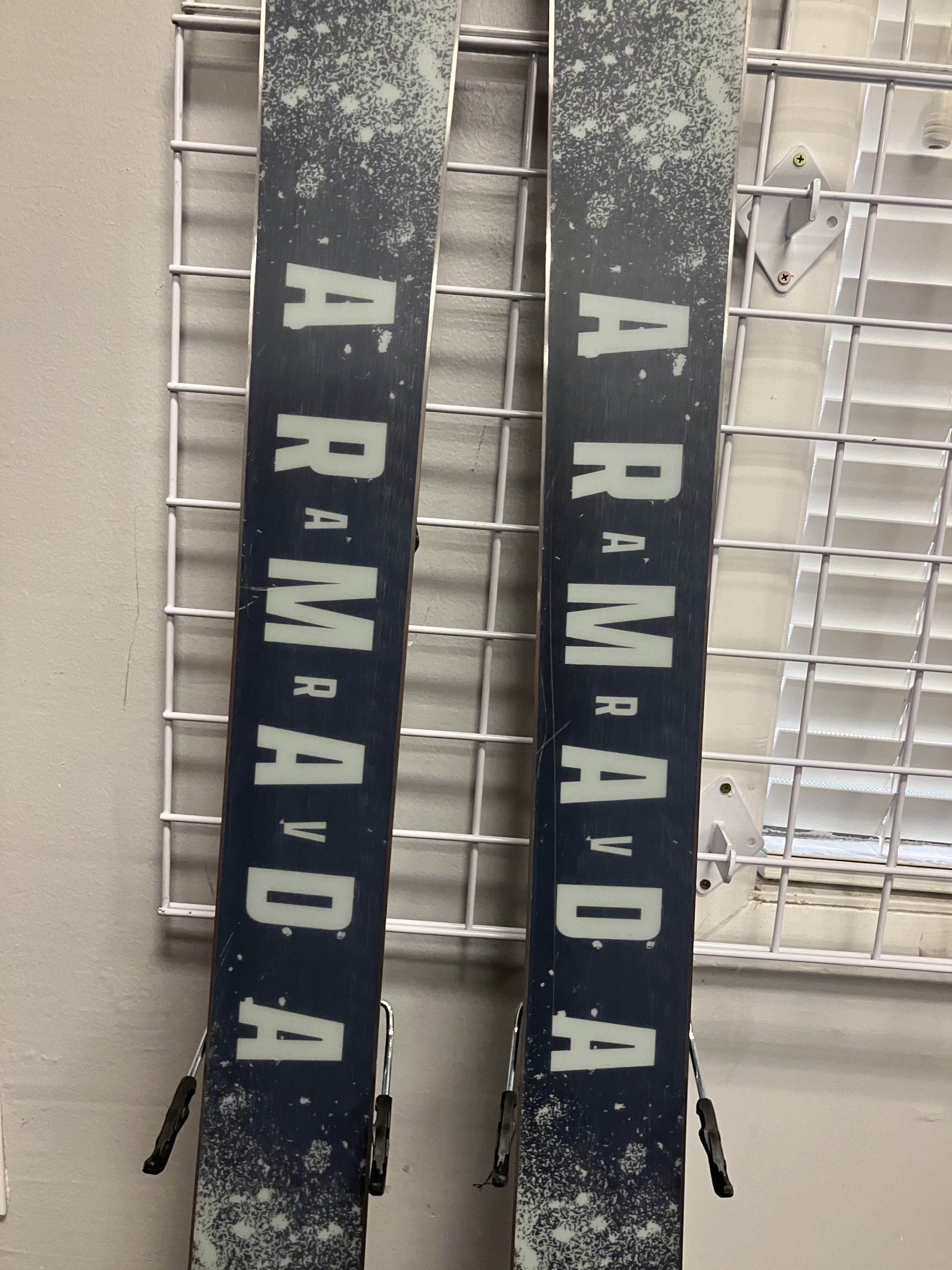Used Armada Arv 100 165cm Skis w/ Atomic Strive 11 Bindings