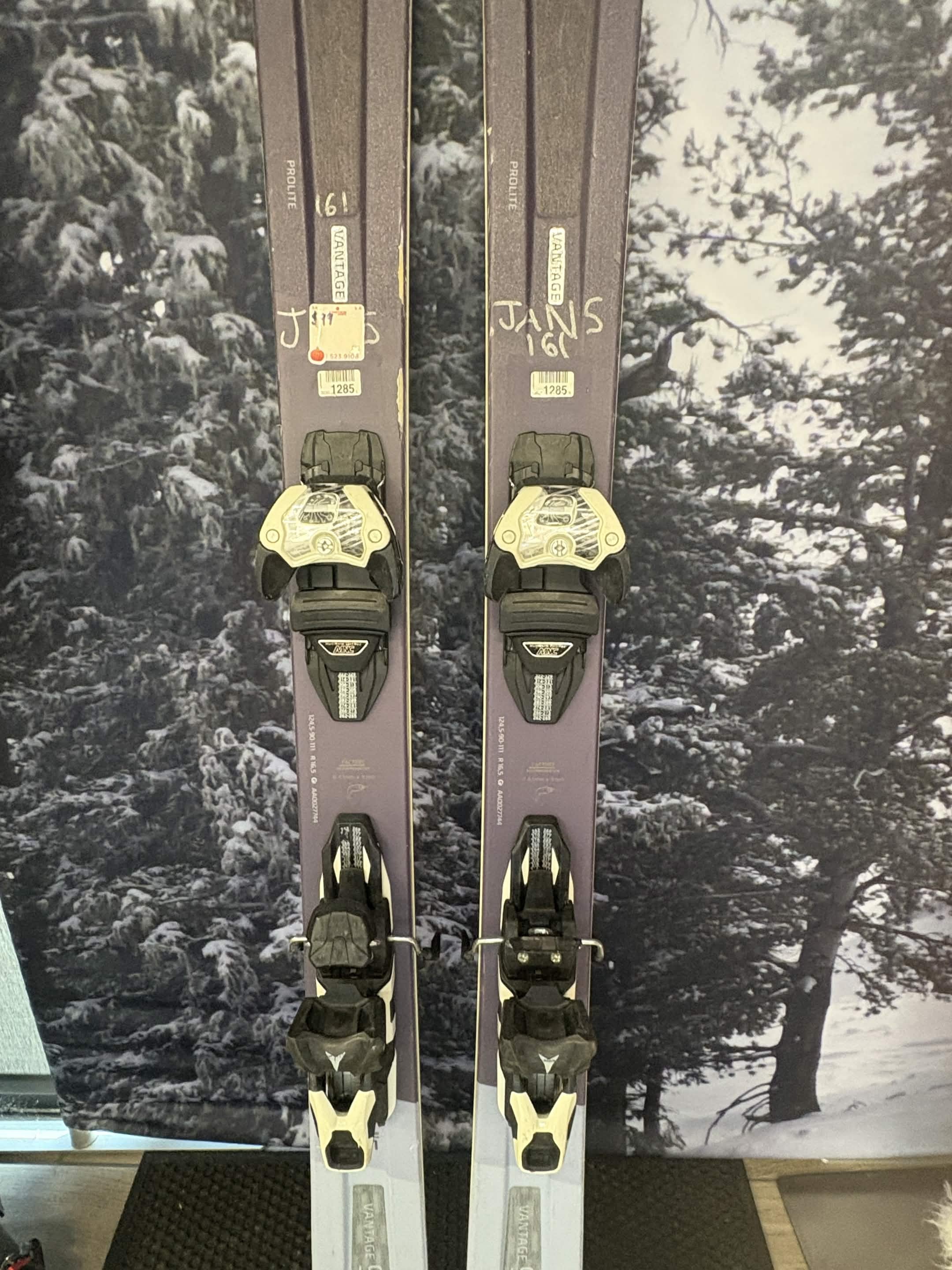 Atomic Vantage 90 Ti 161cm Skis w/ ATOMIC Warden 11 MNC Demo Binding - Used