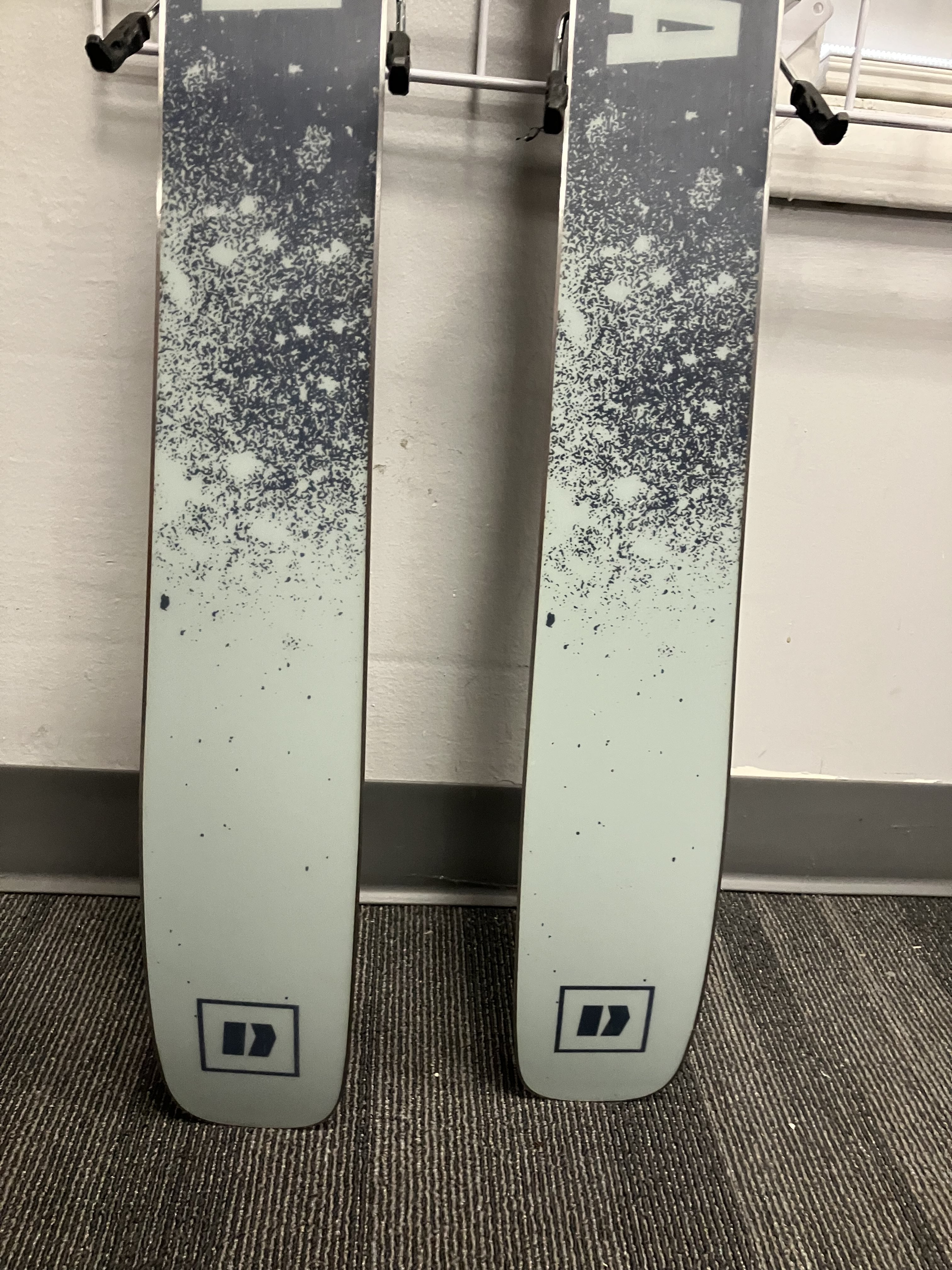 Used Armada Arv 100 165cm Skis w/ Atomic Strive 11 Bindings