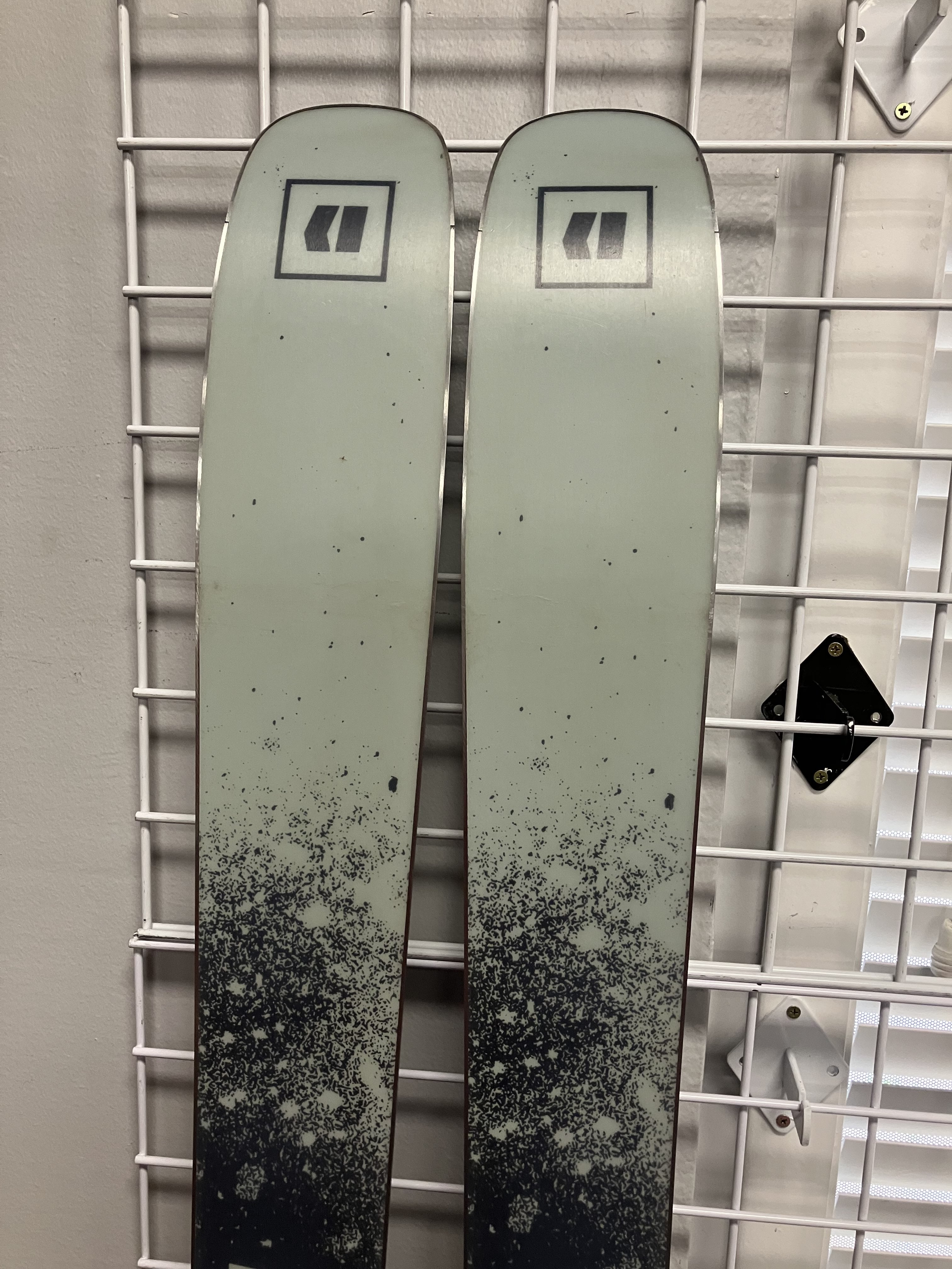 Used Armada Arv 100 172cm Skis w/ Atomic Strive 11 Bindings