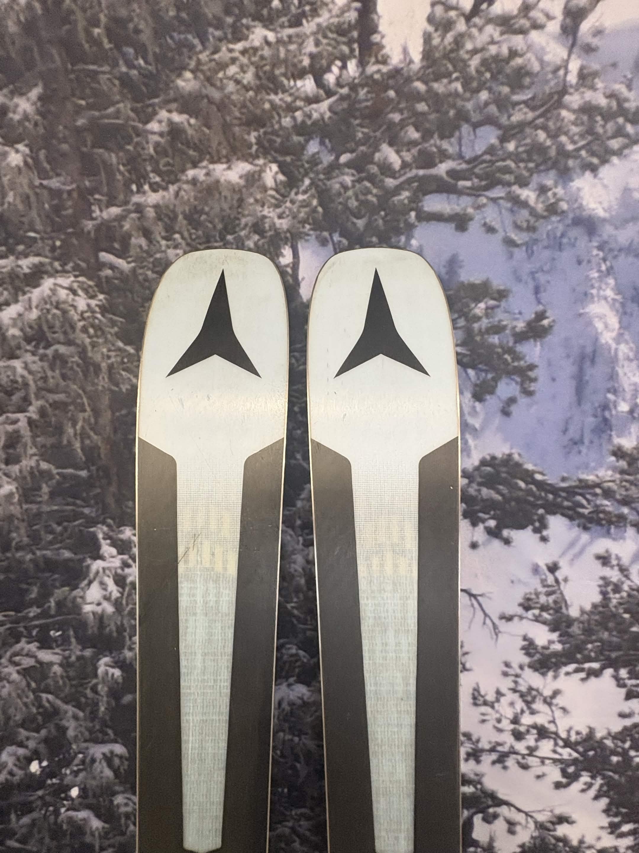 Atomic Vantage 90 Ti W 161cm Skis w/ SALOMON WARDEN 11 Demo Binding - Used