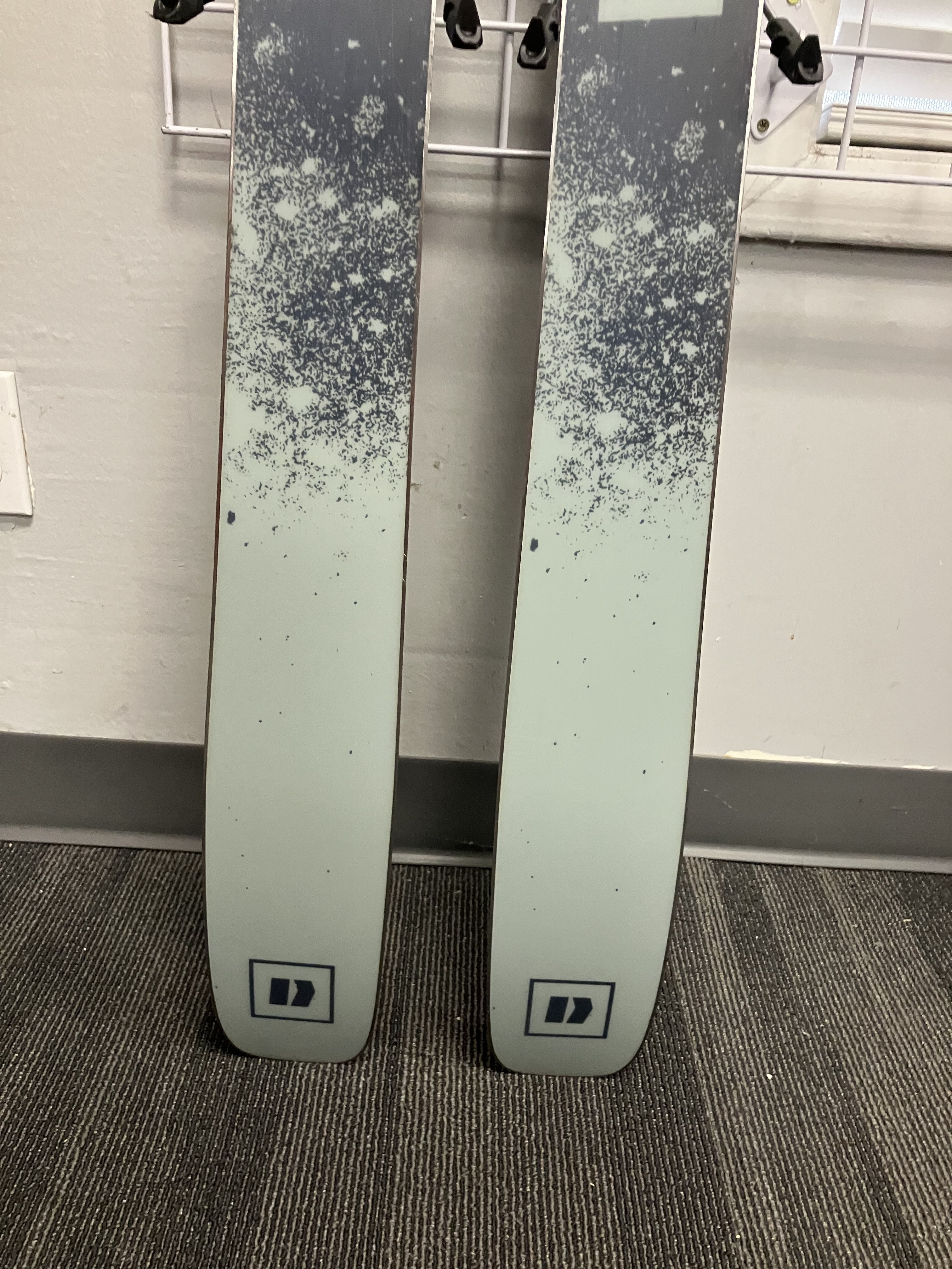 Used Armada Arv 100 179cm Skis w/ Atomic Strive 11 Bindings