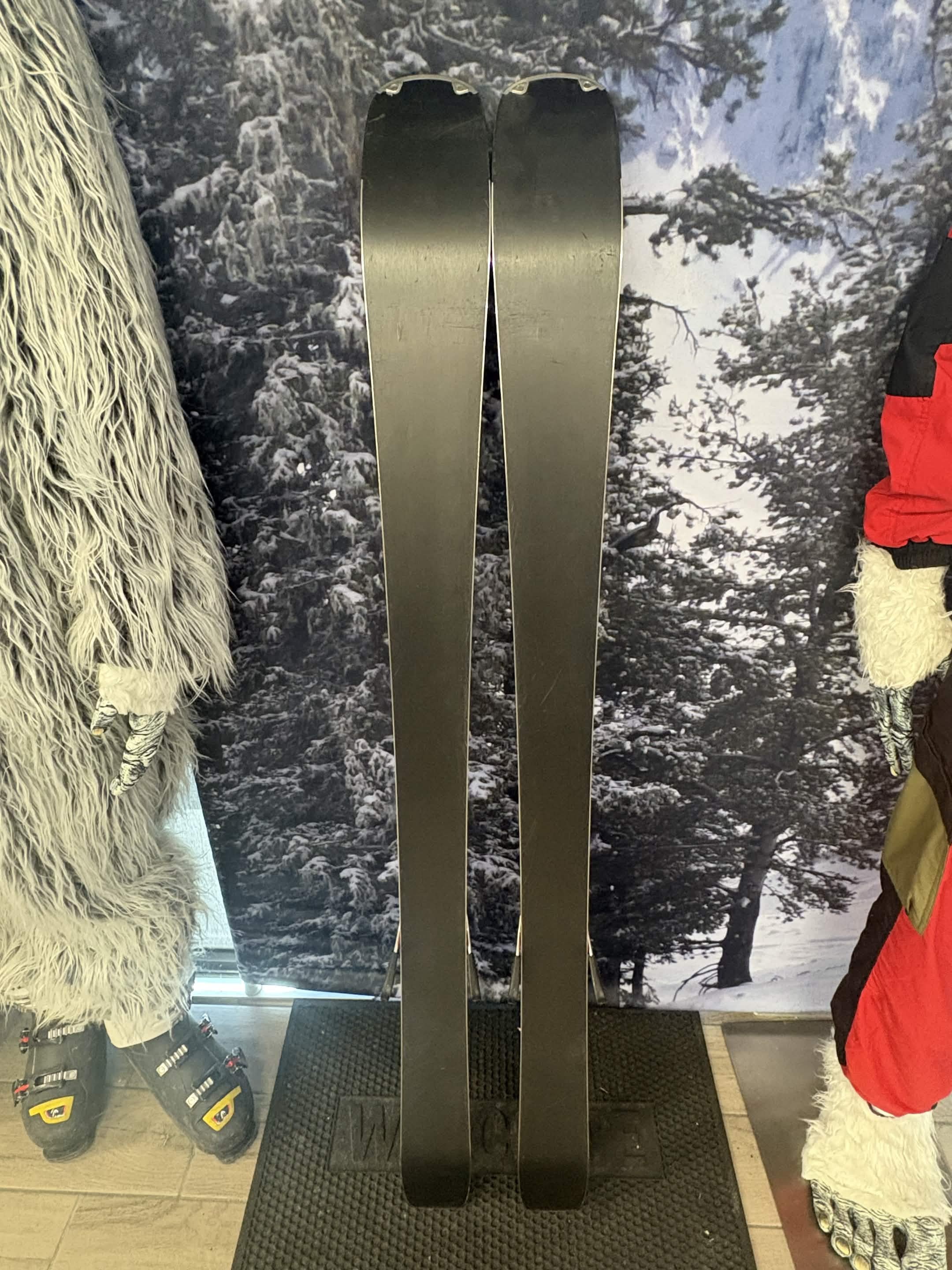 Elan Ripstick 88 R PS 148cm Skis w/ Other ELX 11.0 GW Shift Demo Binding - Used