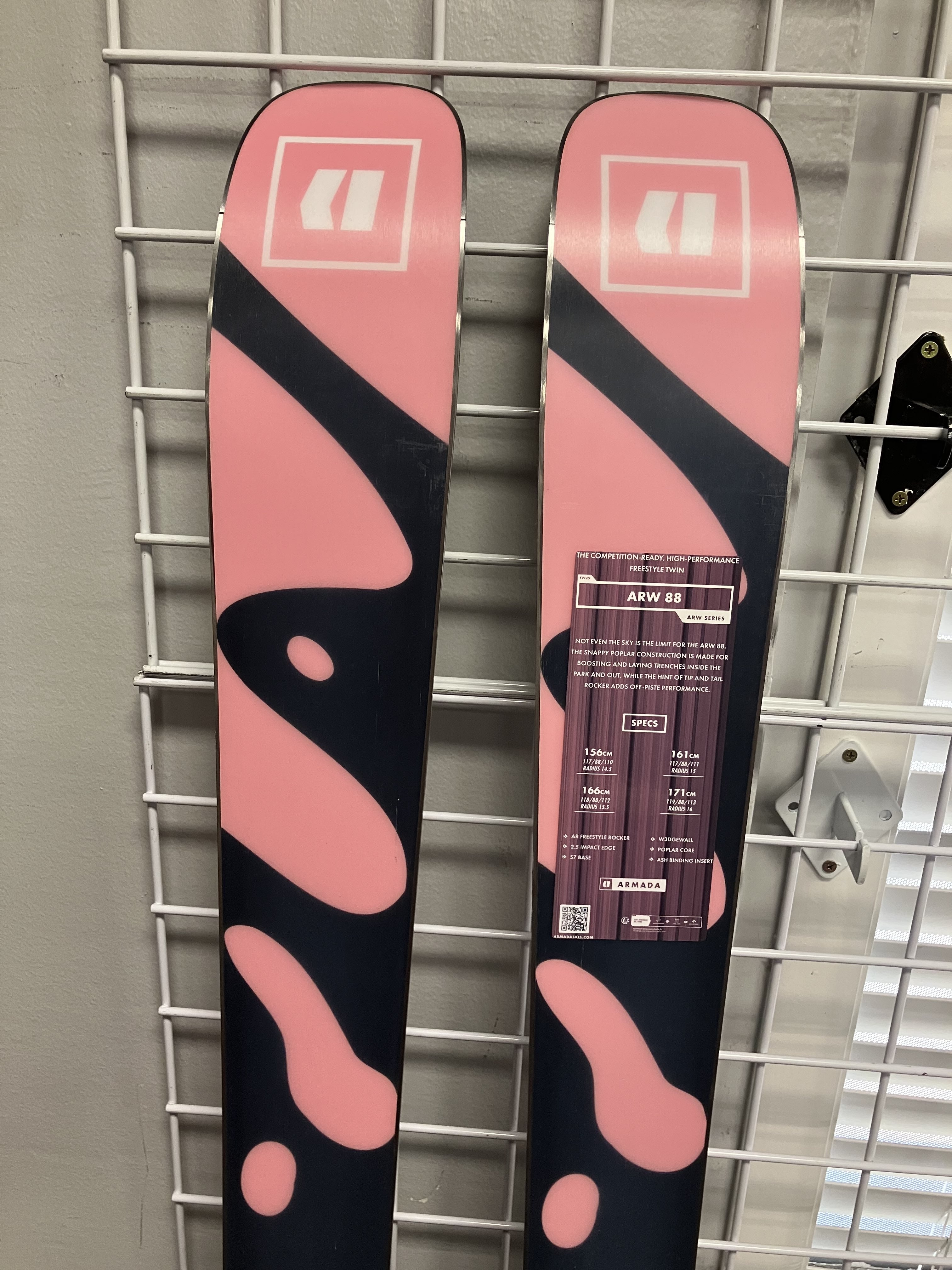 Armada ARW 88 156cm Skis w/ ATOMIC NR Strive 11 GW Demo Binding- Lightly Used 2026