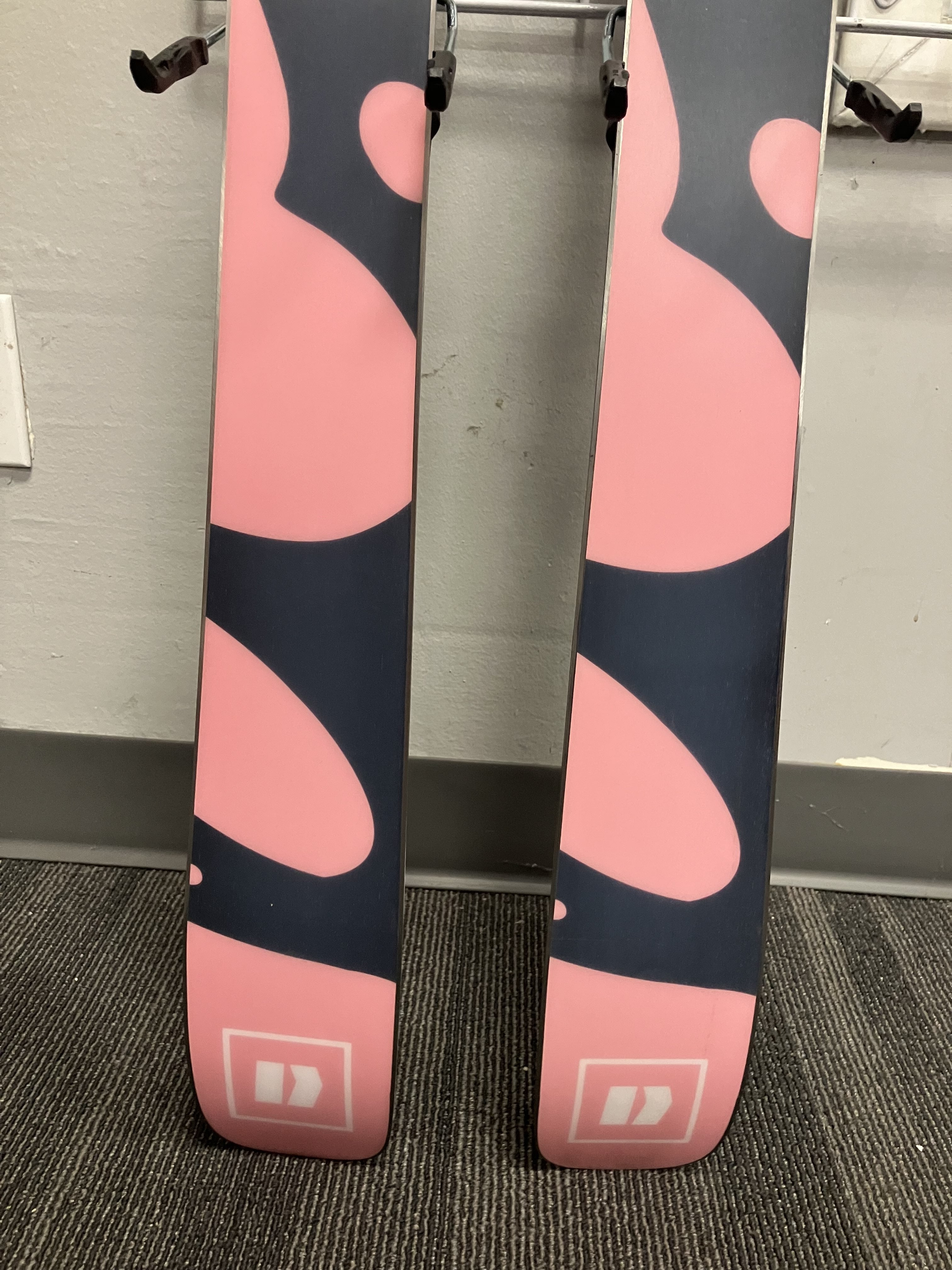Armada ARW 88 156cm Skis w/ ATOMIC NR Strive 11 GW Demo Binding- Lightly Used 2026