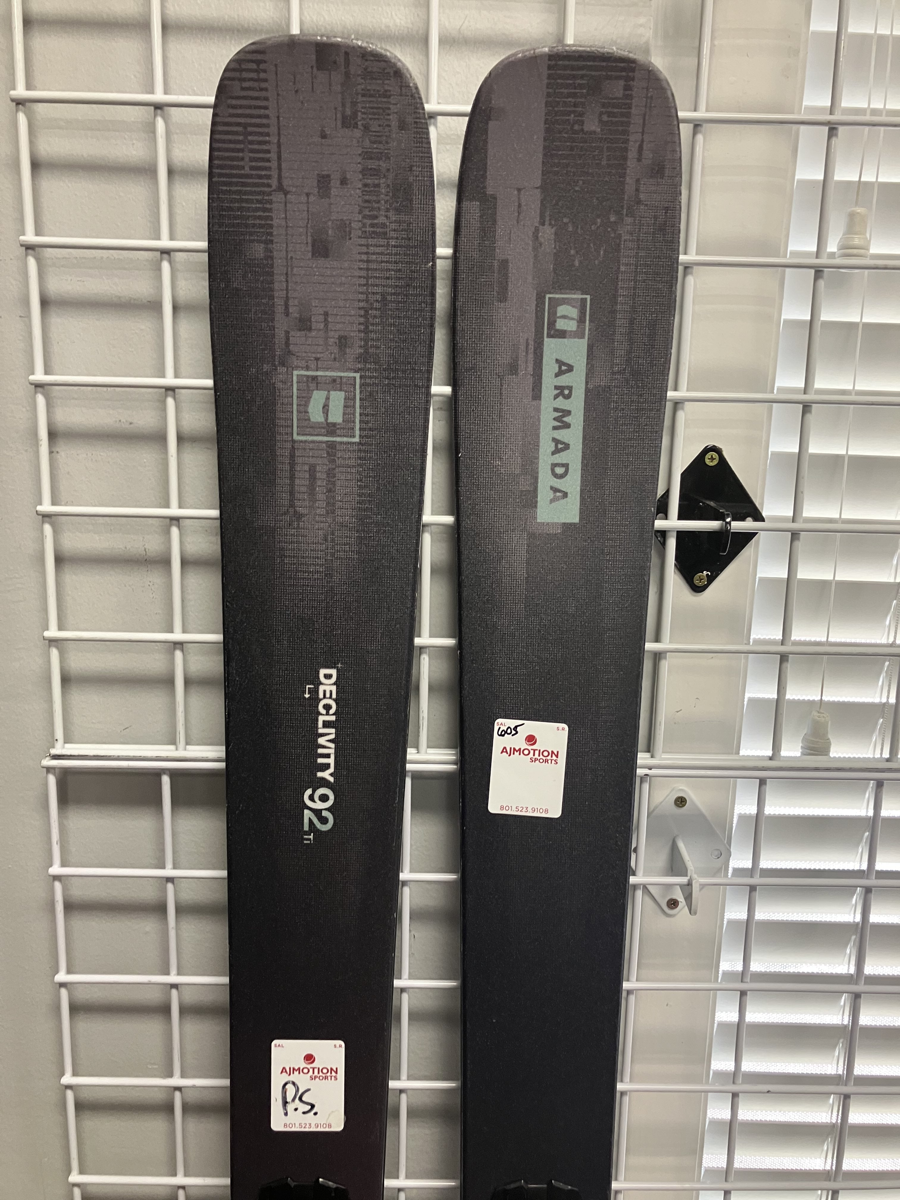 Used Armada Declivity 92 Ti 164cm Skis w/ Armada Strive 11 Demo Bindings