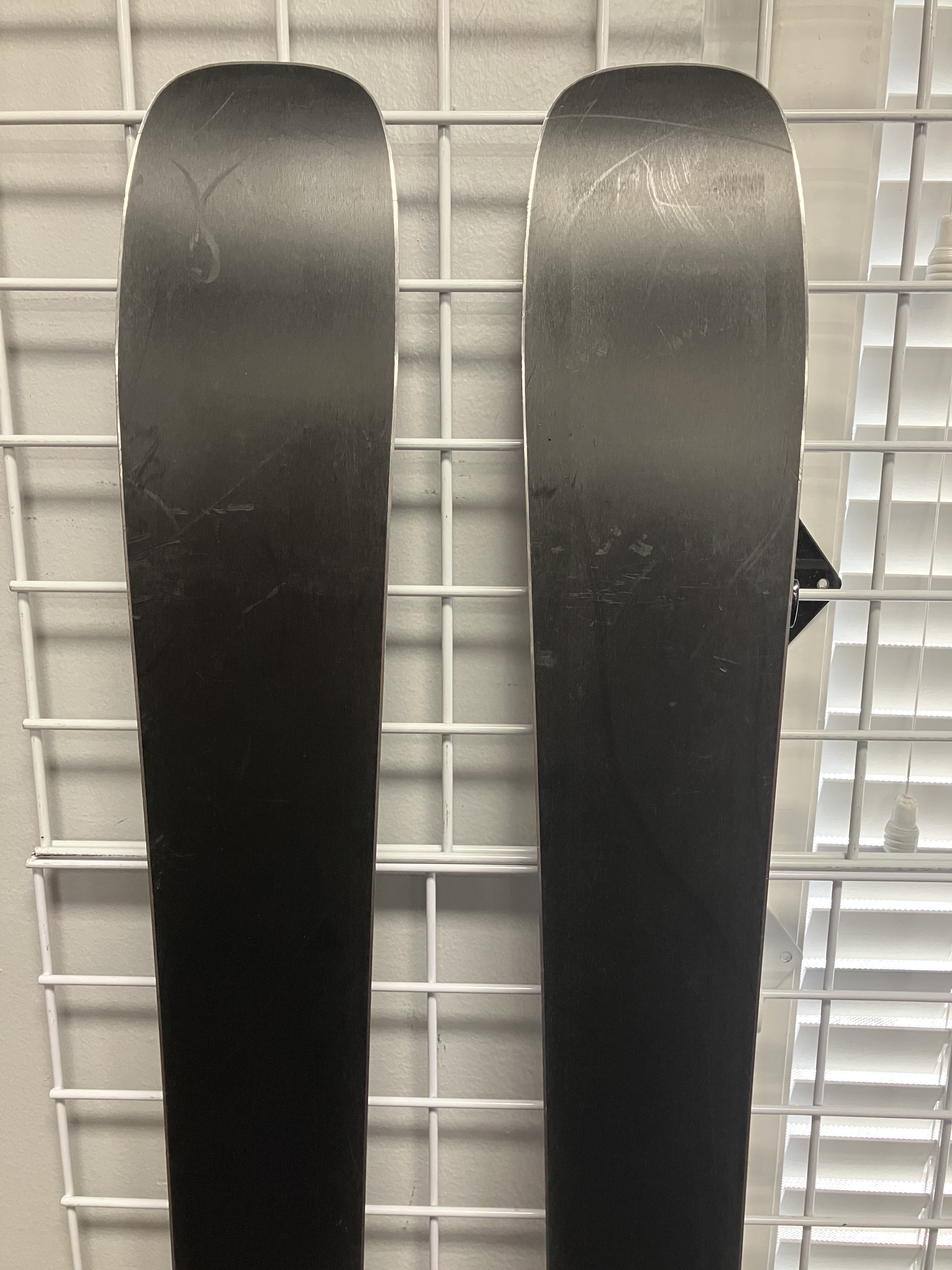 Used Armada Declivity 92 Ti 164cm Skis w/ Armada Strive 11 Demo Bindings