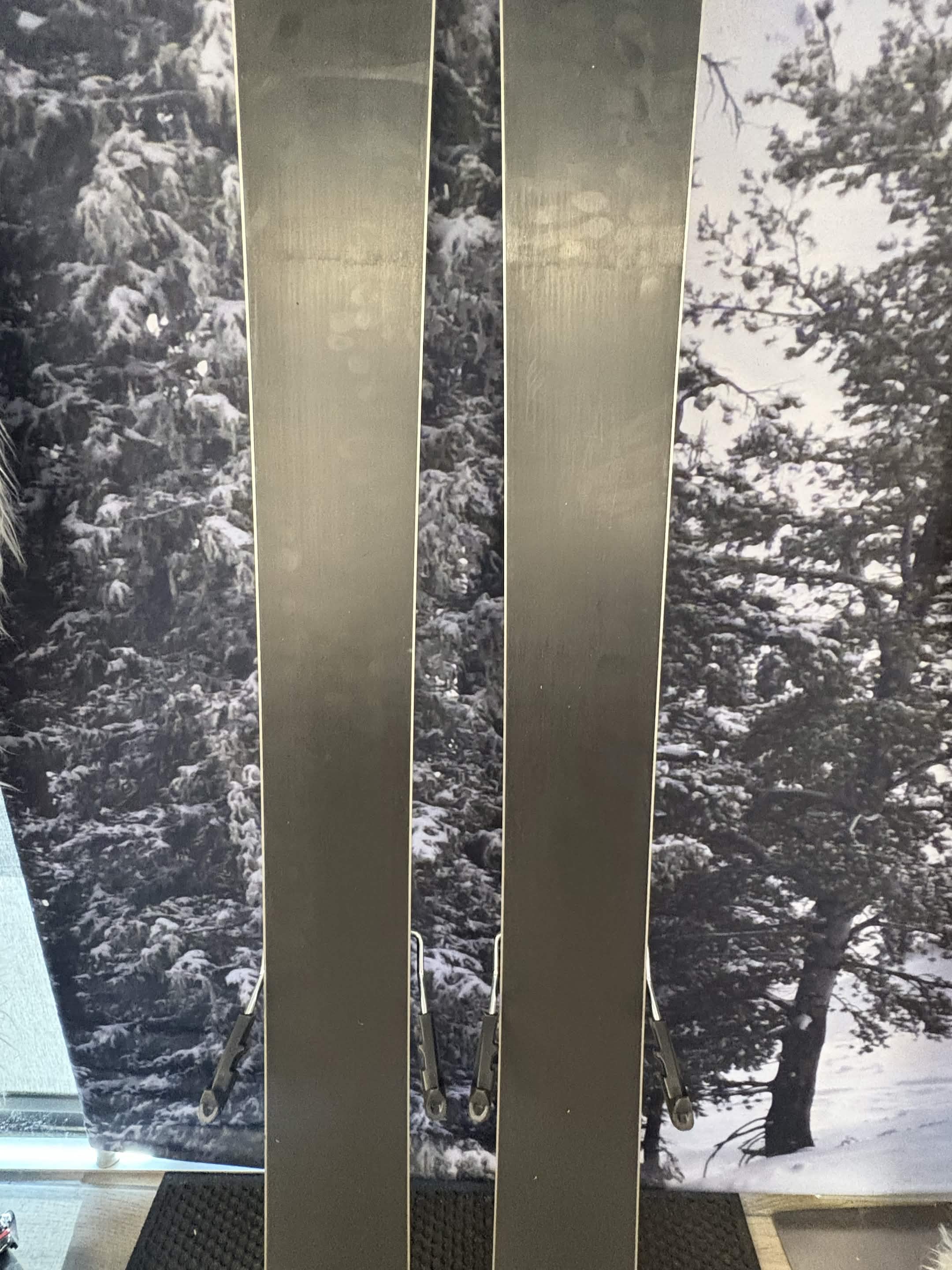 New 2027 Elan Ripstick 102 Black Edition 168cm Skis w/ ATOMIC NR Strive 13 GW ATO Demo Binding