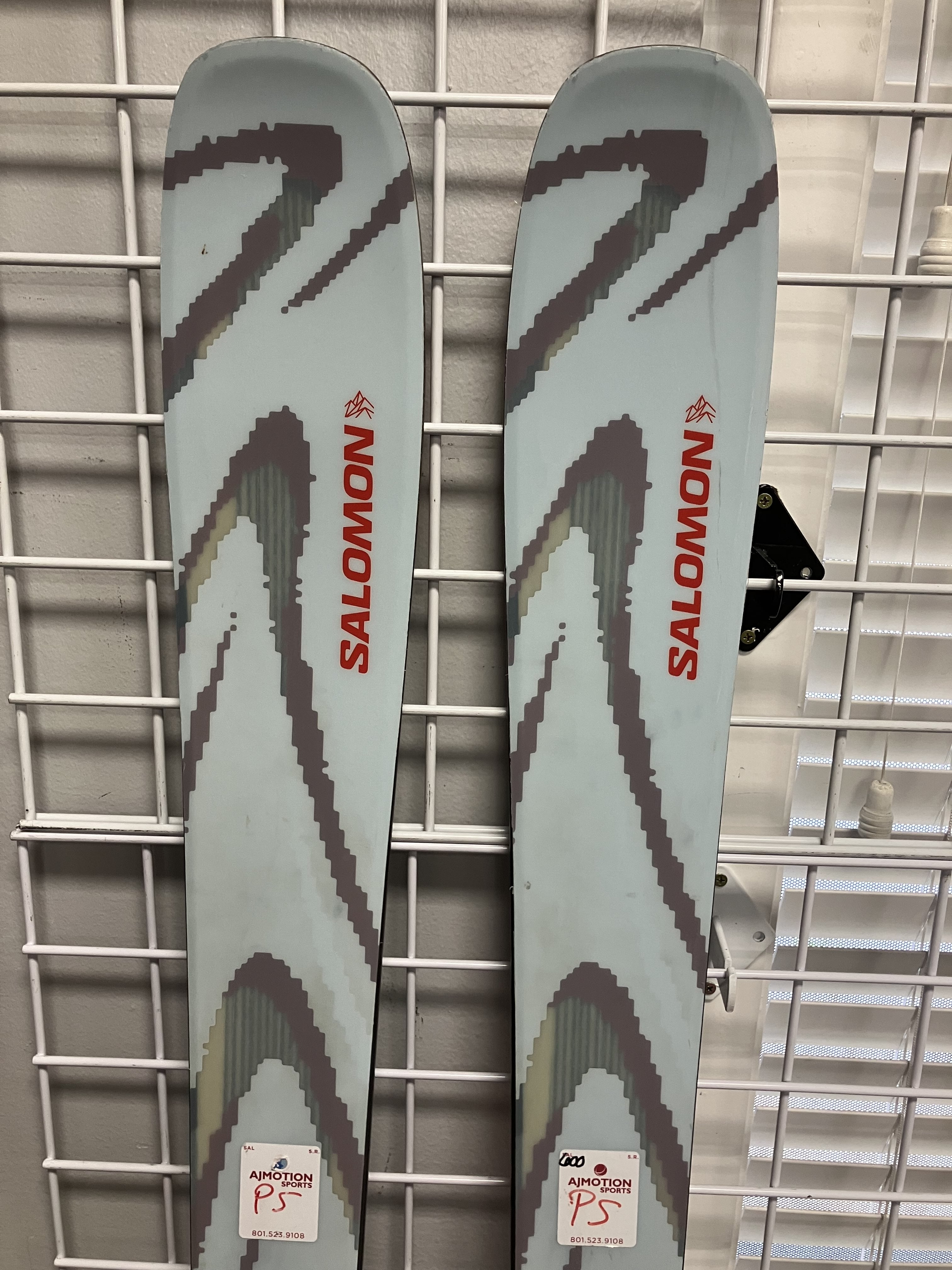 Salomon QST 94 164cm Skis w/ SALOMON NR Strive 11 GW  Binding Used 2026