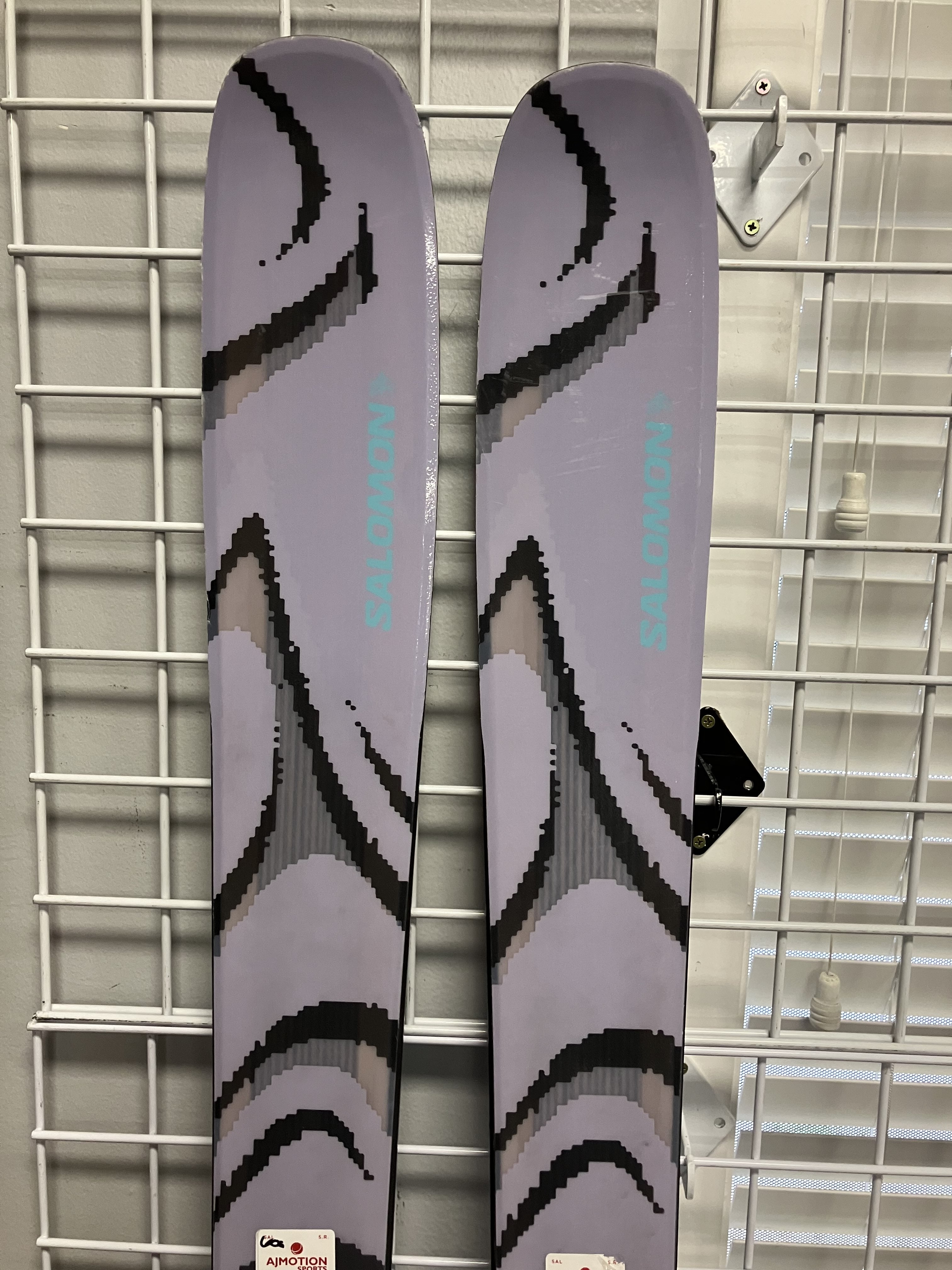 Salomon QST 100 180cm Skis w/ SALOMON Strive 13 GW Binding - Lightly Used (2026)