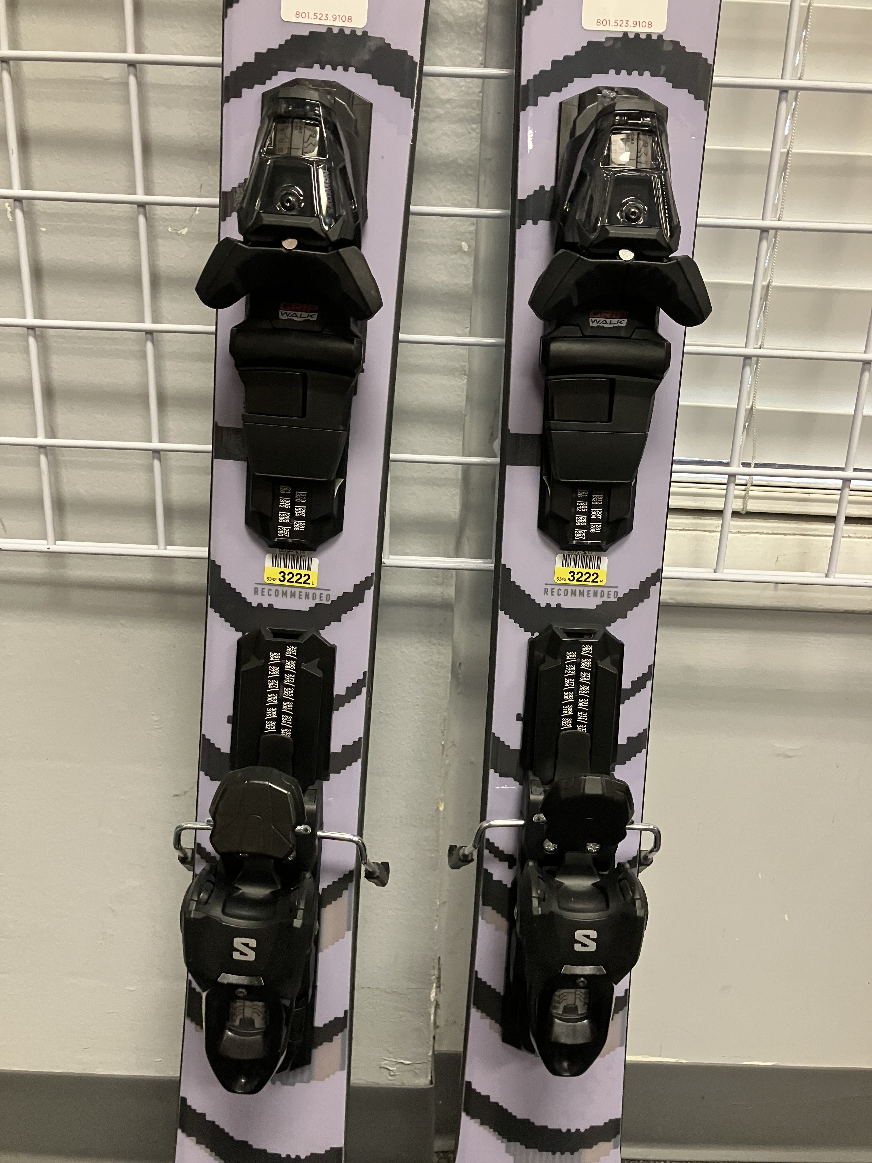 Salomon QST 100 148cm Skis w/ SALOMON NR M10 GW Demo Binding