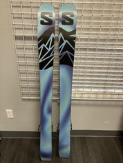 Salomon QST 100 148cm Skis w/ SALOMON NR M10 GW Demo Binding
