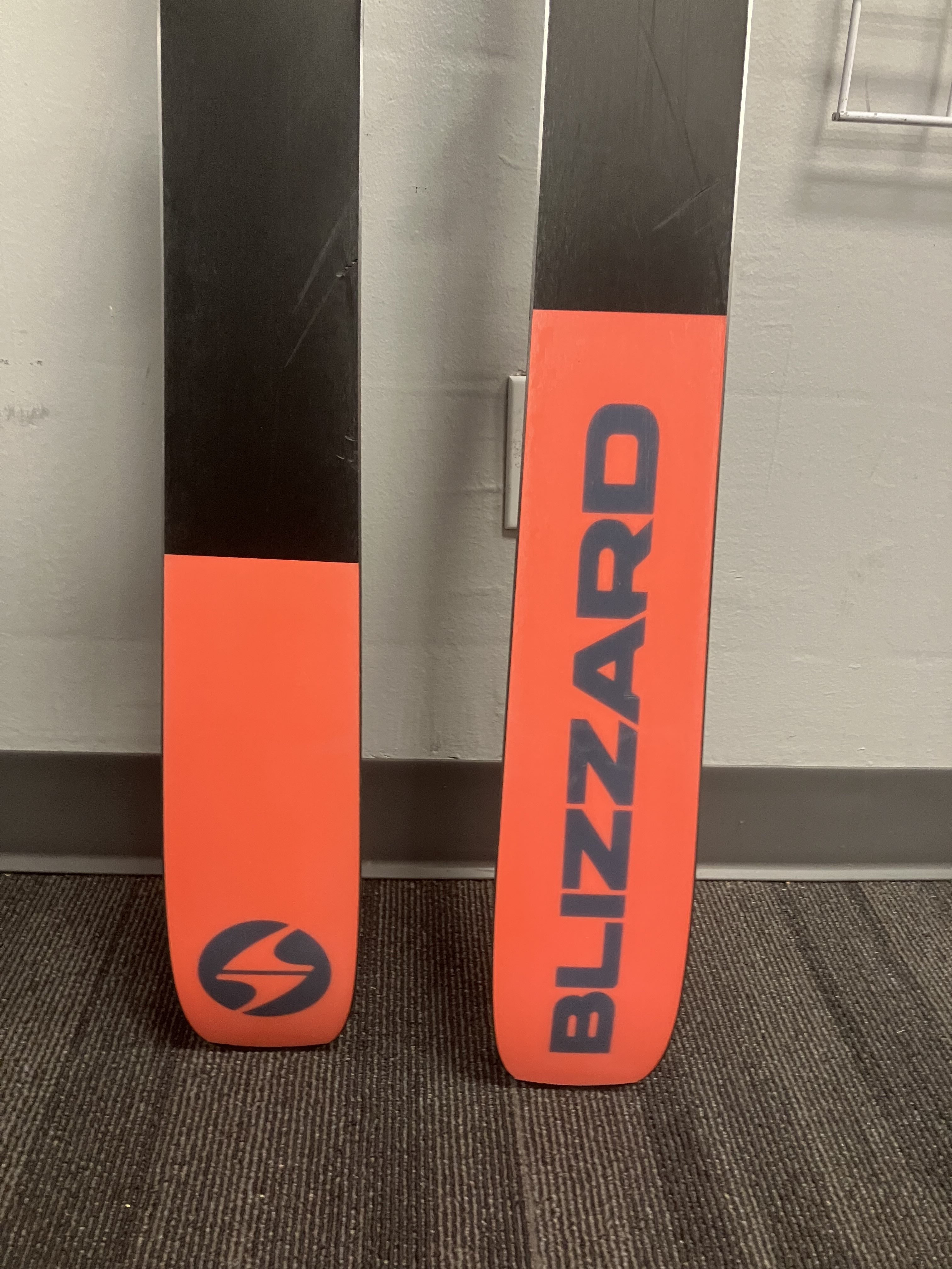 Blizzard Rustler 9 174cm Skis w/ Marker tcx 11 Demo Bindings- Lightly Used 2026