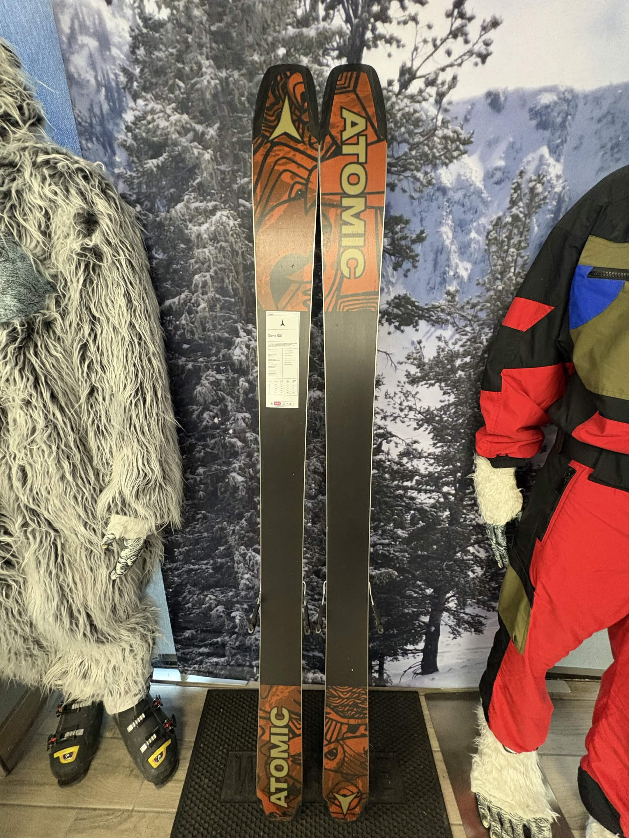 Atomic Bent Chetler 100 186cm Skis w/ ATOMIC NR Strive 11 GW ATO Demo Binding - New 2027