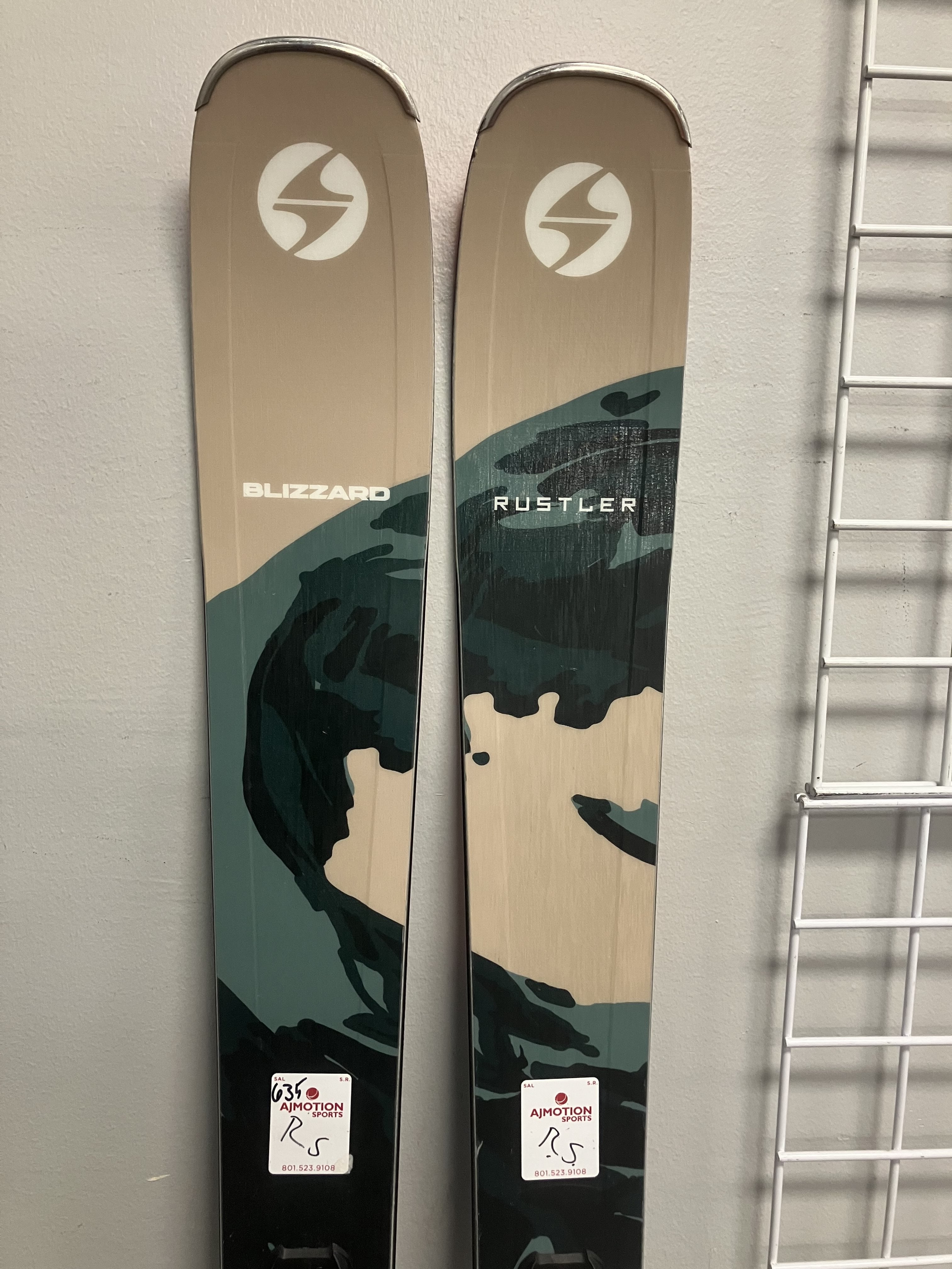 Blizzard Rustler 9 162cm Skis w/ Atomic Strive 11 Demo Bindings- Lightly Used 2026