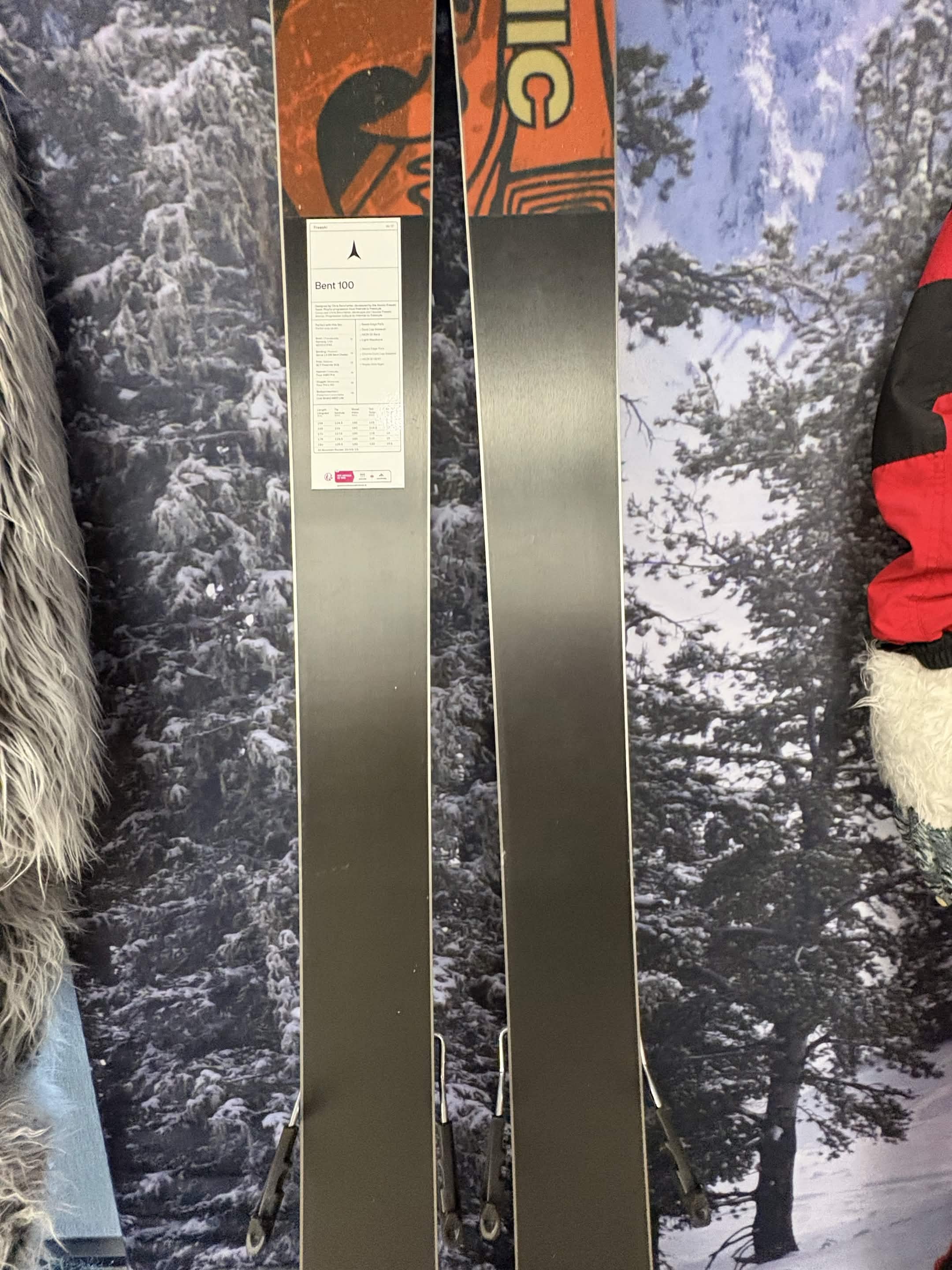 Atomic Bent Chetler 100 186cm Skis w/ ATOMIC NR Strive 11 GW ATO Demo Binding - New 2027