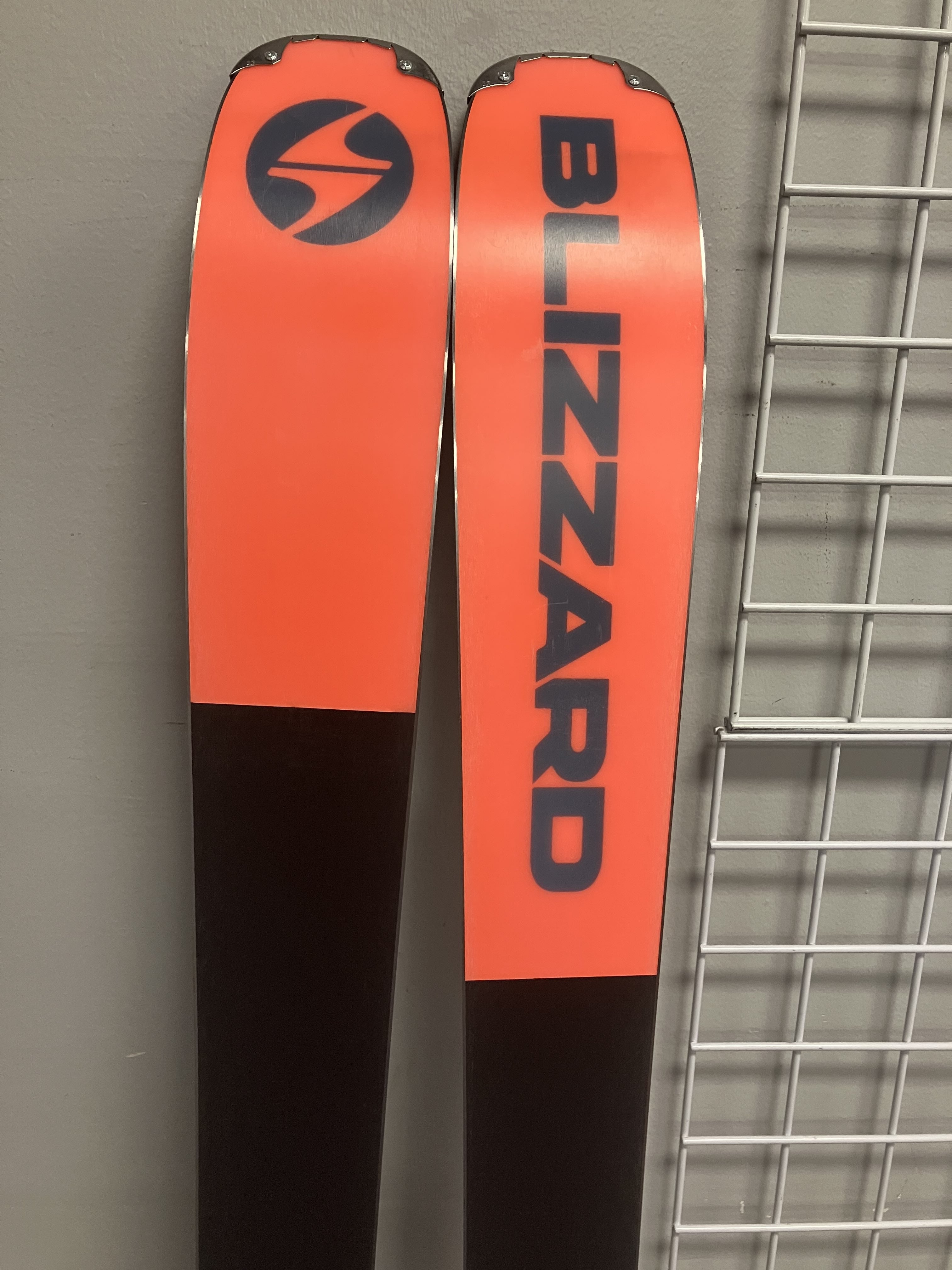 Blizzard Rustler 9 162cm Skis w/ Atomic Strive 11 Demo Bindings- Lightly Used 2026