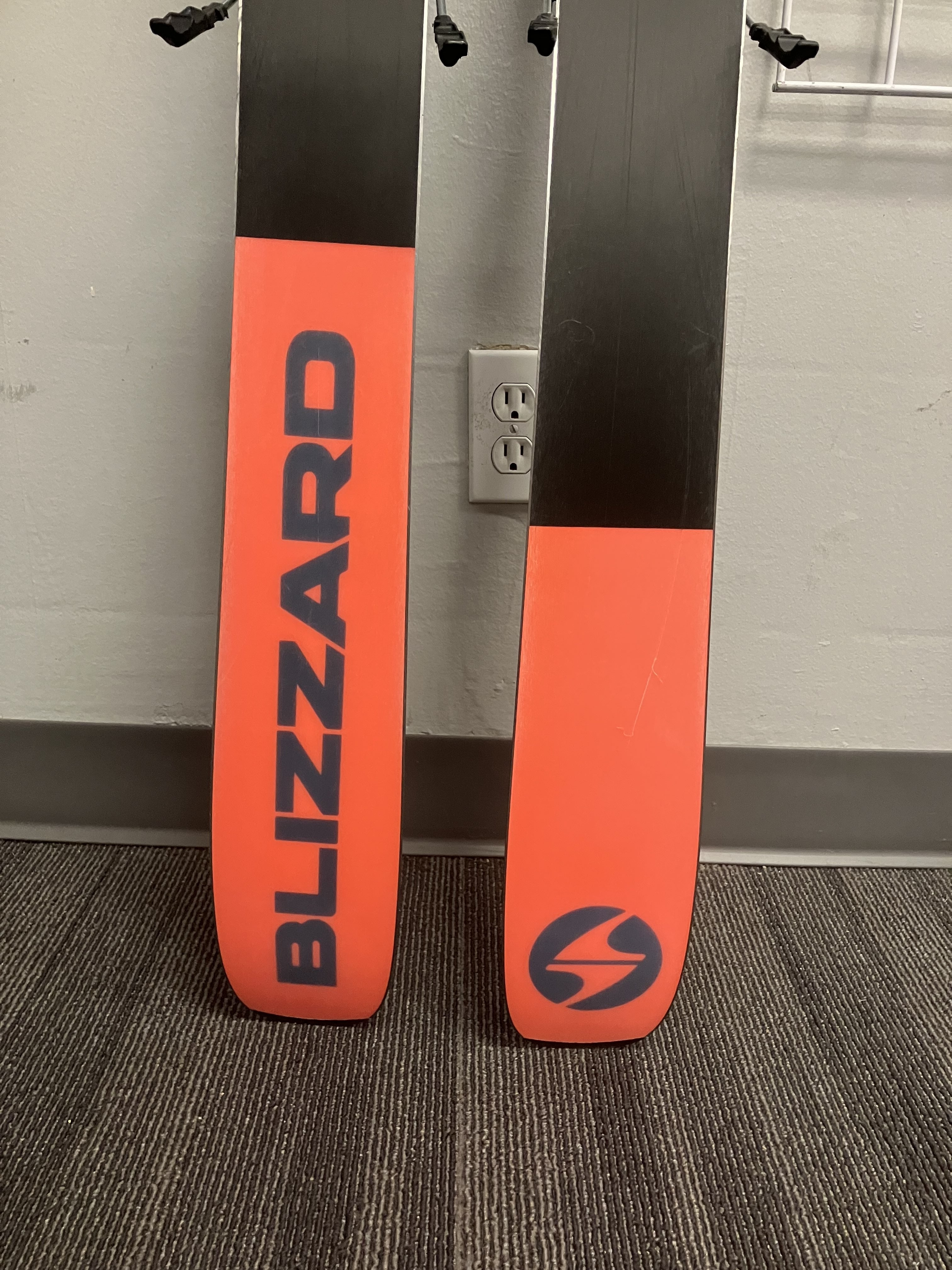 Blizzard Rustler 9 162cm Skis w/ Atomic Strive 11 Demo Bindings- Lightly Used 2026