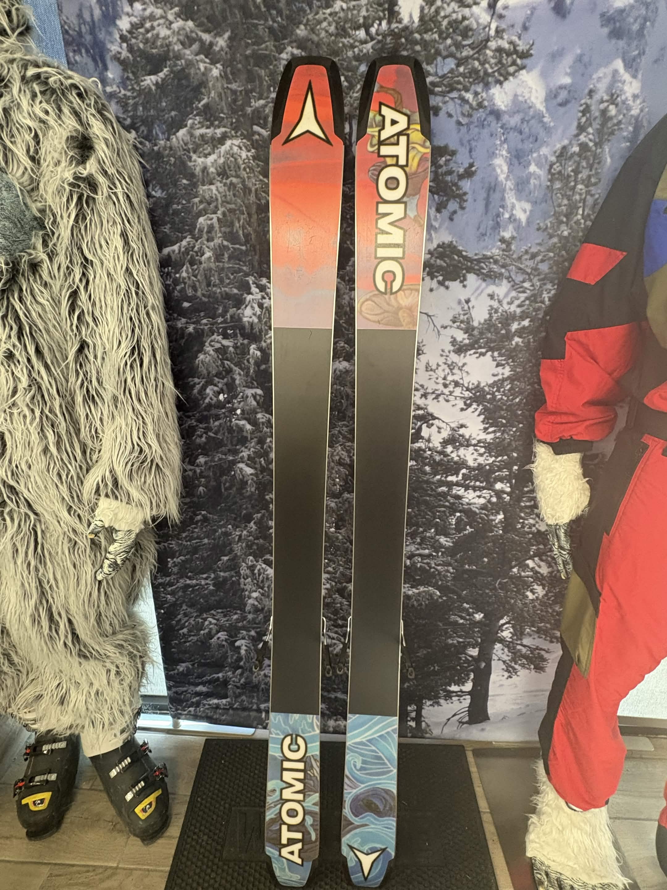 Atomic Bent Chetler 100 172cm Skis w/ ATOMIC NR Strive 13 GW Demo Binding - Lightly Used 2026