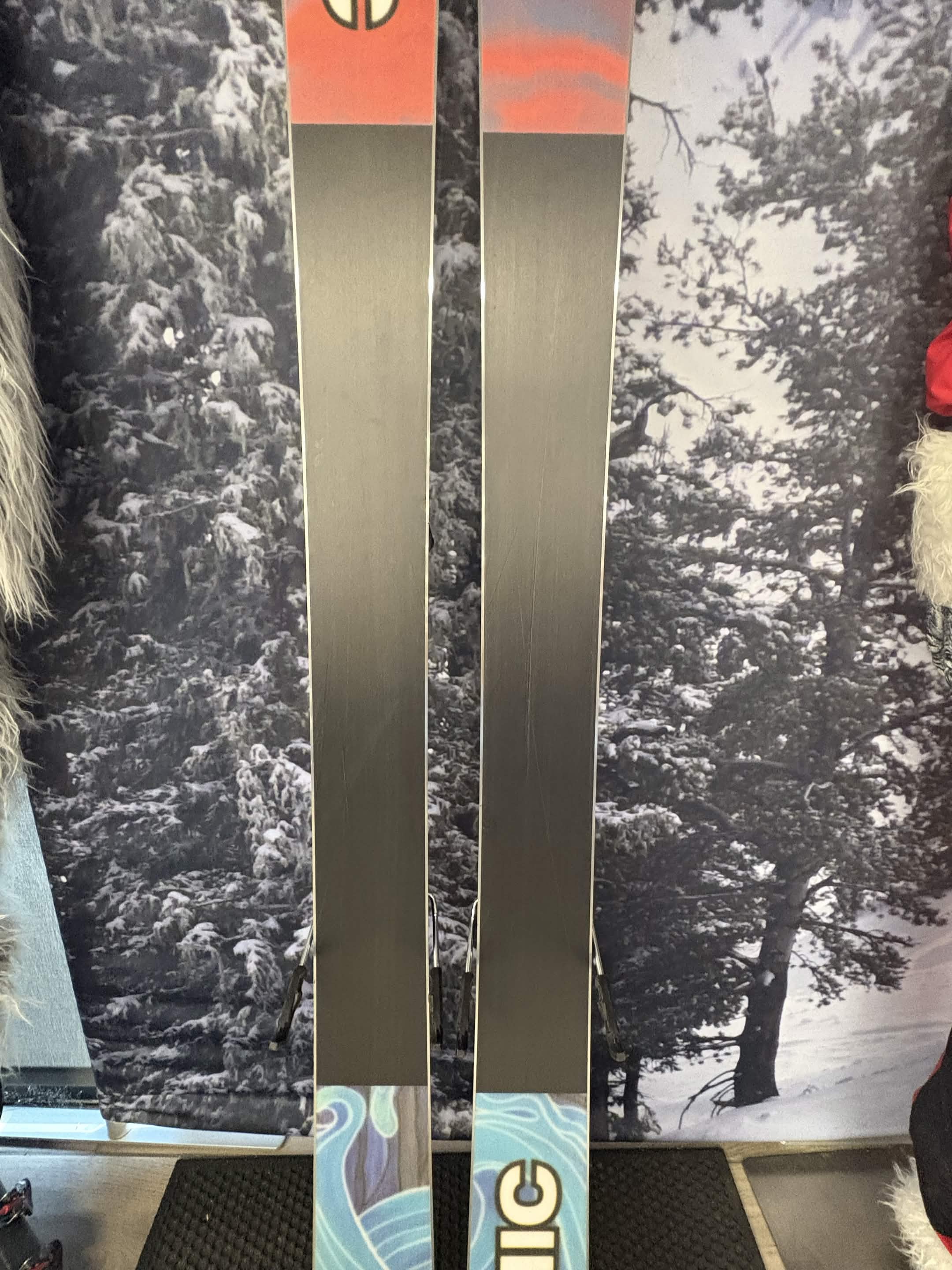 Atomic Bent Chetler 90 166cm Skis w/ ATOMIC NR Strive 11 GW Demo Binding - Lightly Used 2026