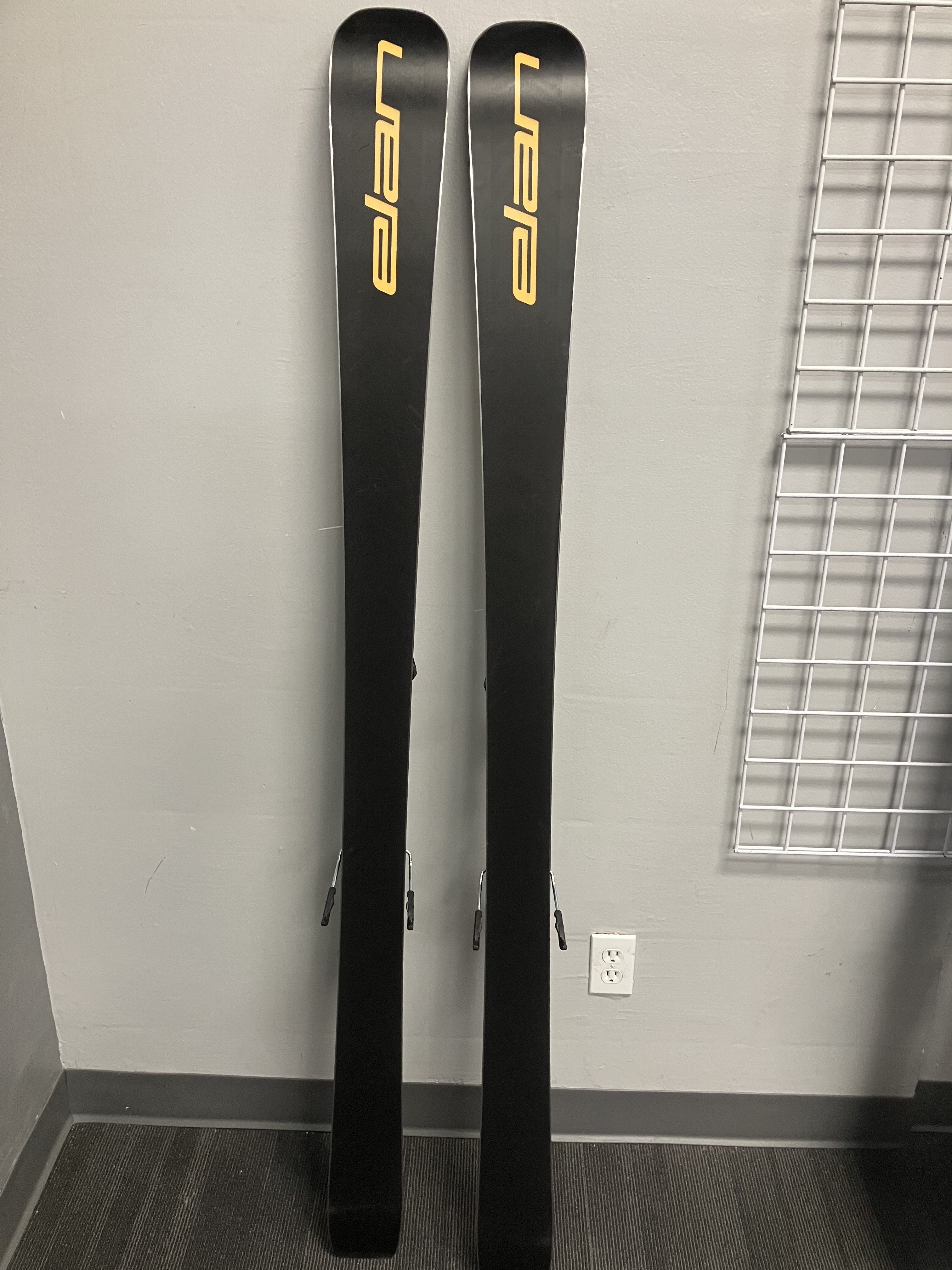Elan Wingman 86 Ti 168cm W/ Salomon Strive 11 GW Bindings- Lightly Used 2026