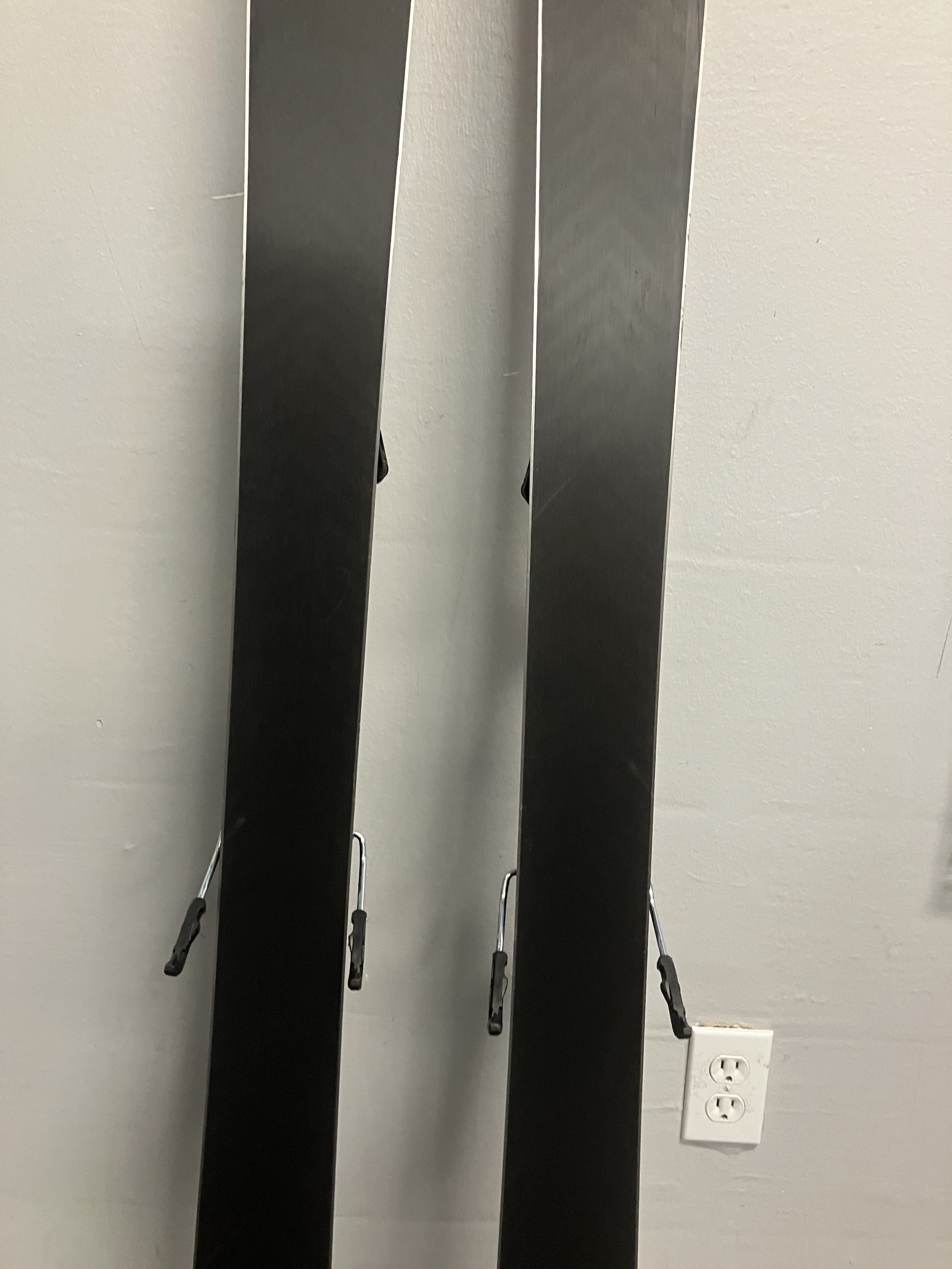 Elan Wingman 86 Ti 168cm W/ Salomon Strive 11 GW Bindings- Lightly Used 2026