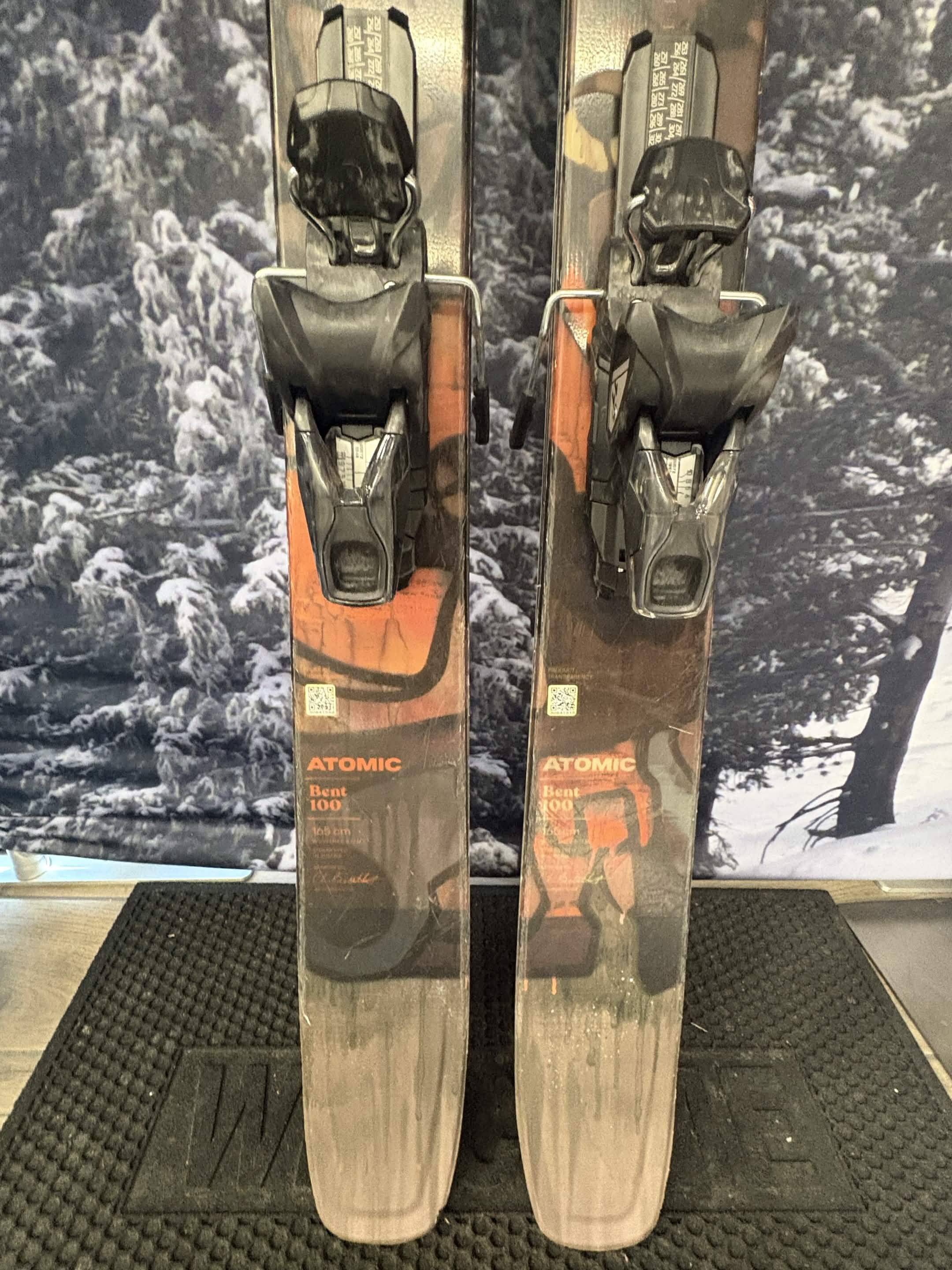 Atomic Bent Chetler 100 165cm Skis w/ ATOMIC NR Strive 11 GW ATO Demo Binding - Lightly Used 2026