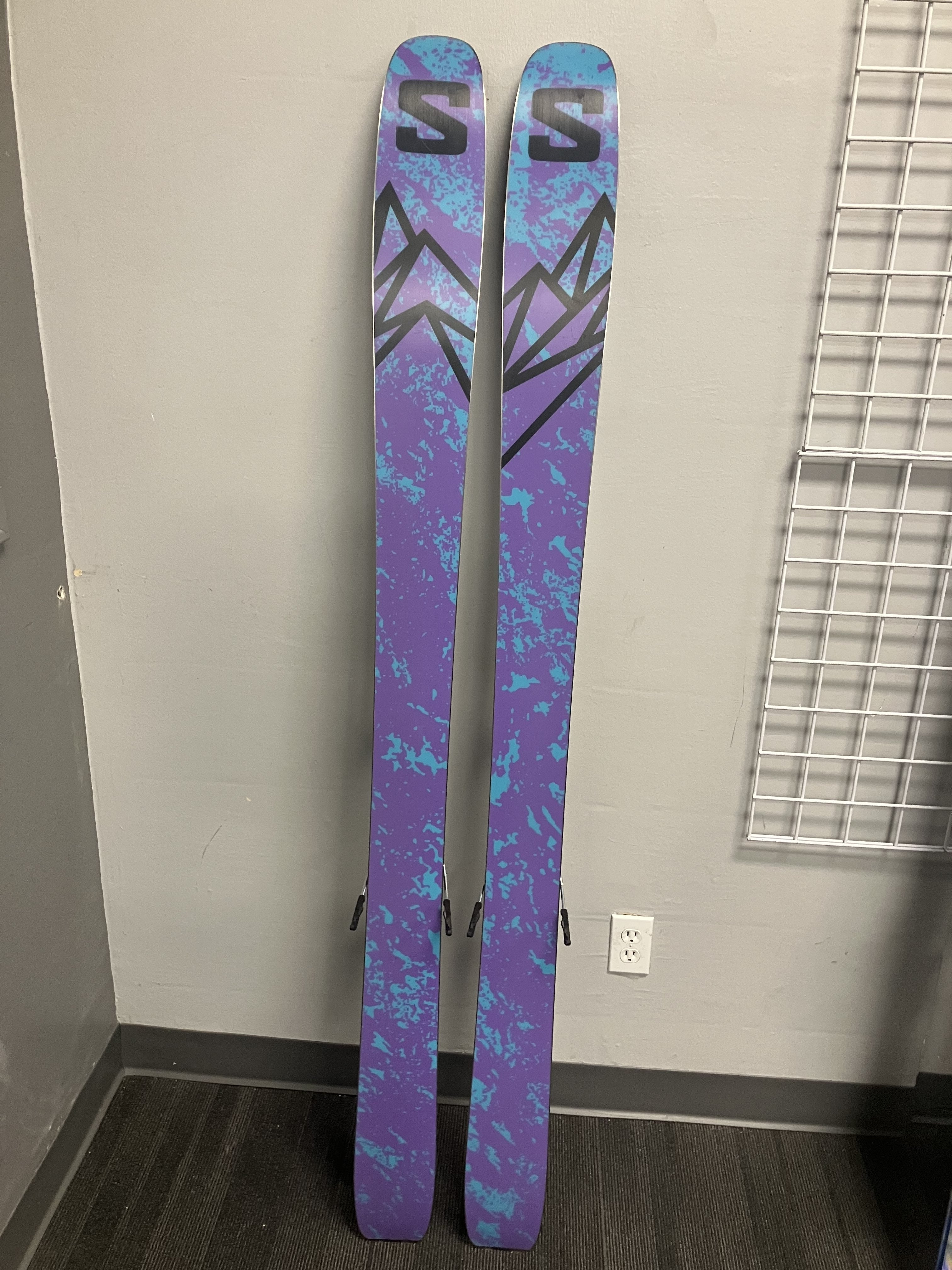 Head Shine LYT Snowboard 142cm -Lightly Used 2026
