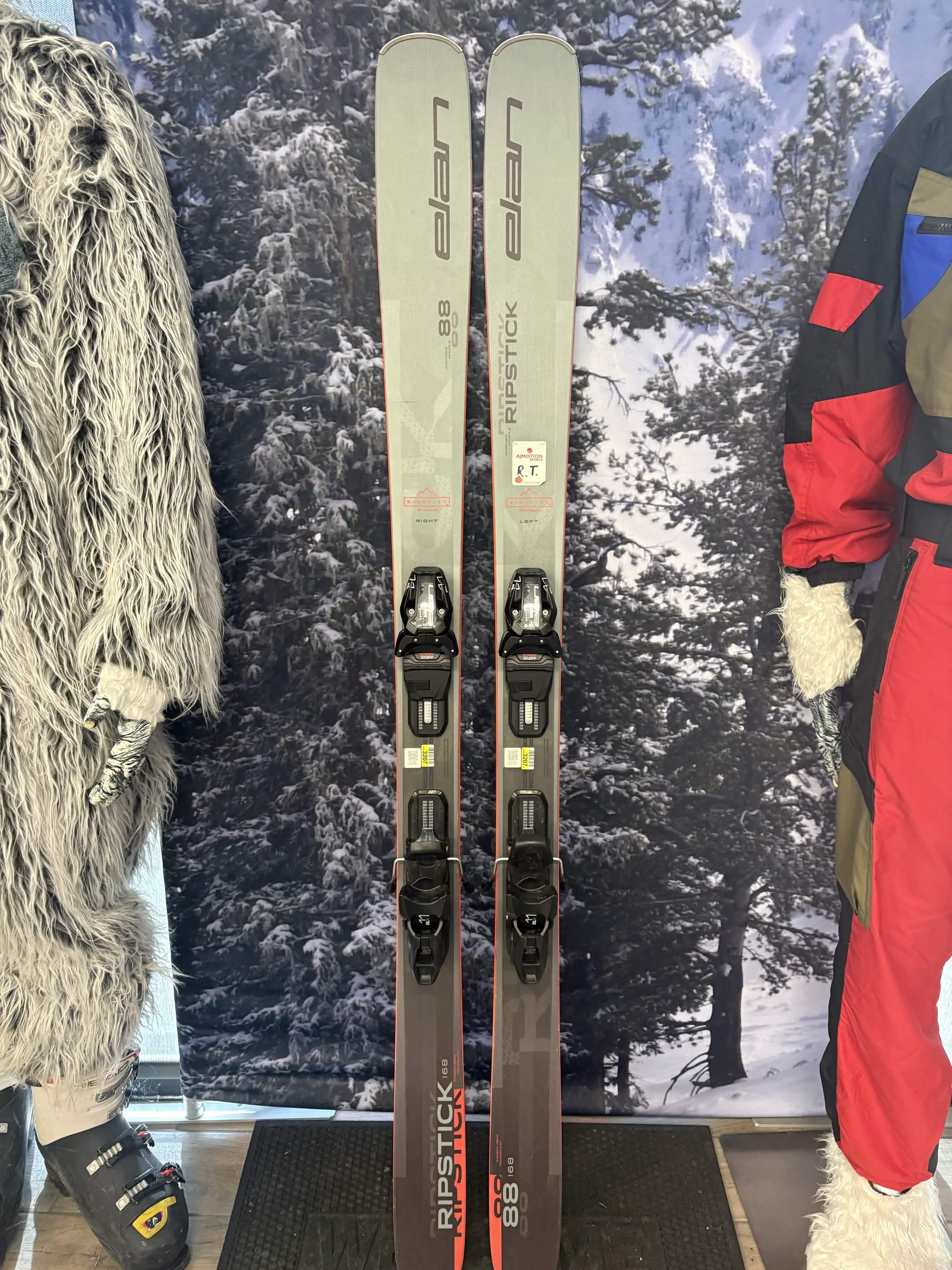 Elan Ripstick 88 R 168cm Skis w/ Elan ELX 11.0 GW Demo Binding - Used (2026)