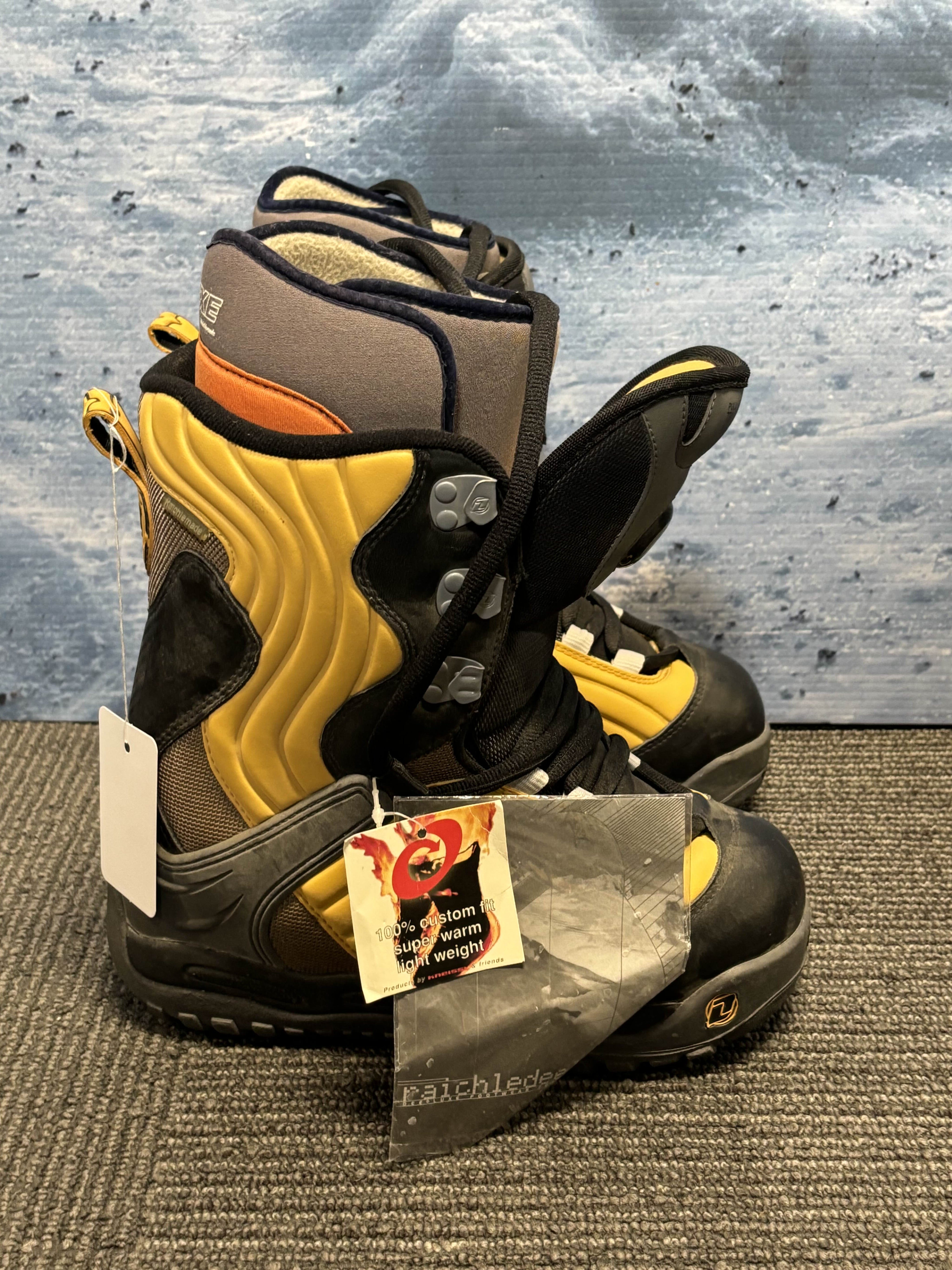 New Dee Luxe 24.5 Snowboard Boots