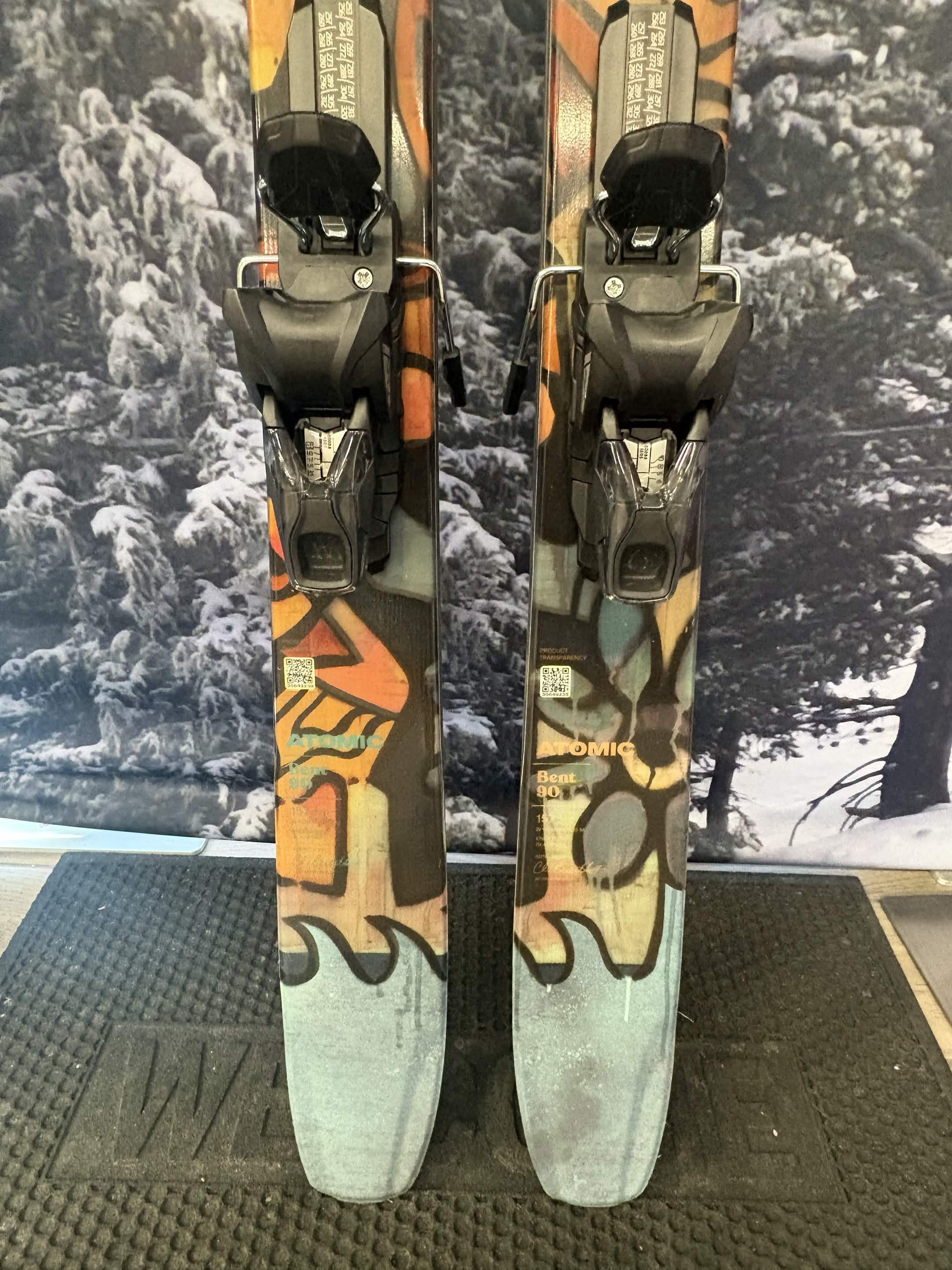 Atomic Bent Chetler 90 157cm Skis w/ ATOMIC NR Strive 11 GW Demo Binding - Lightly Used 2026