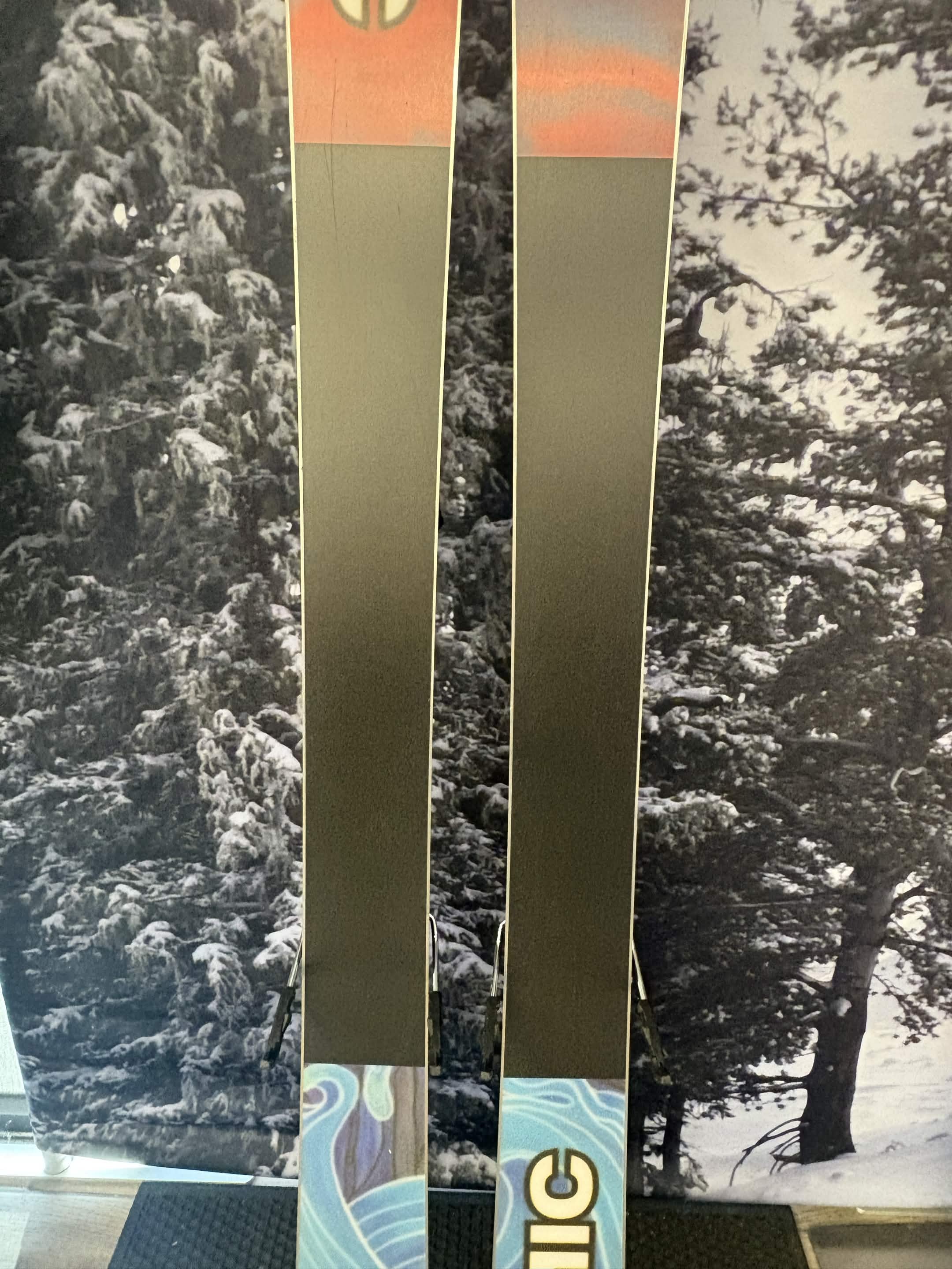 Atomic Bent Chetler 90 157cm Skis w/ ATOMIC NR Strive 11 GW Demo Binding - Lightly Used 2026